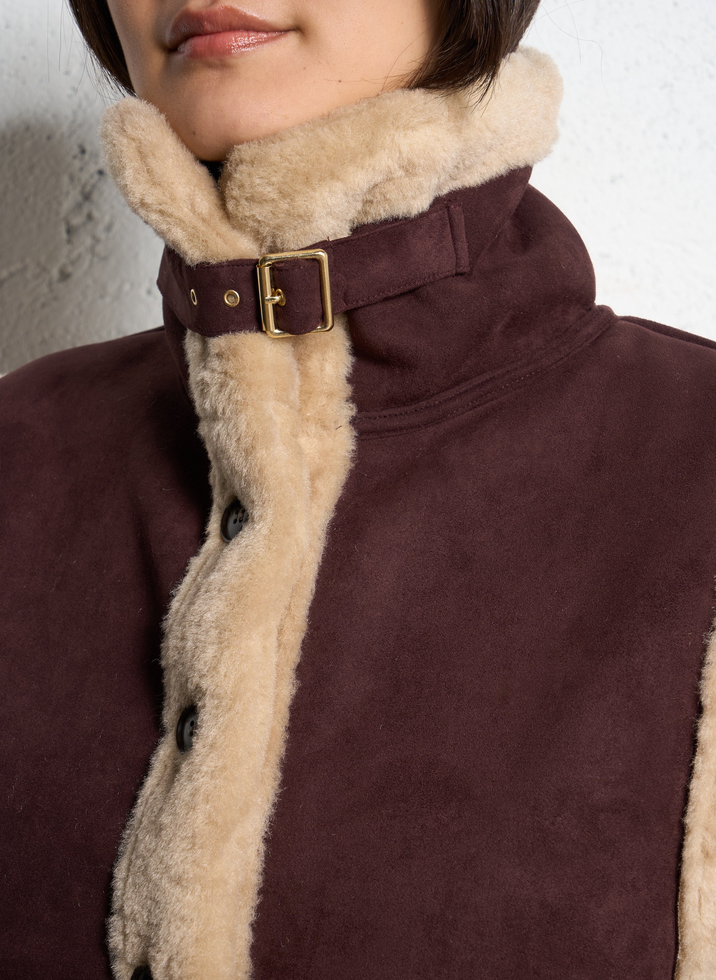 Gerade Jacke mit Stehkragen und zweifarbigen Materialien LA PETITE ETOILE Rot