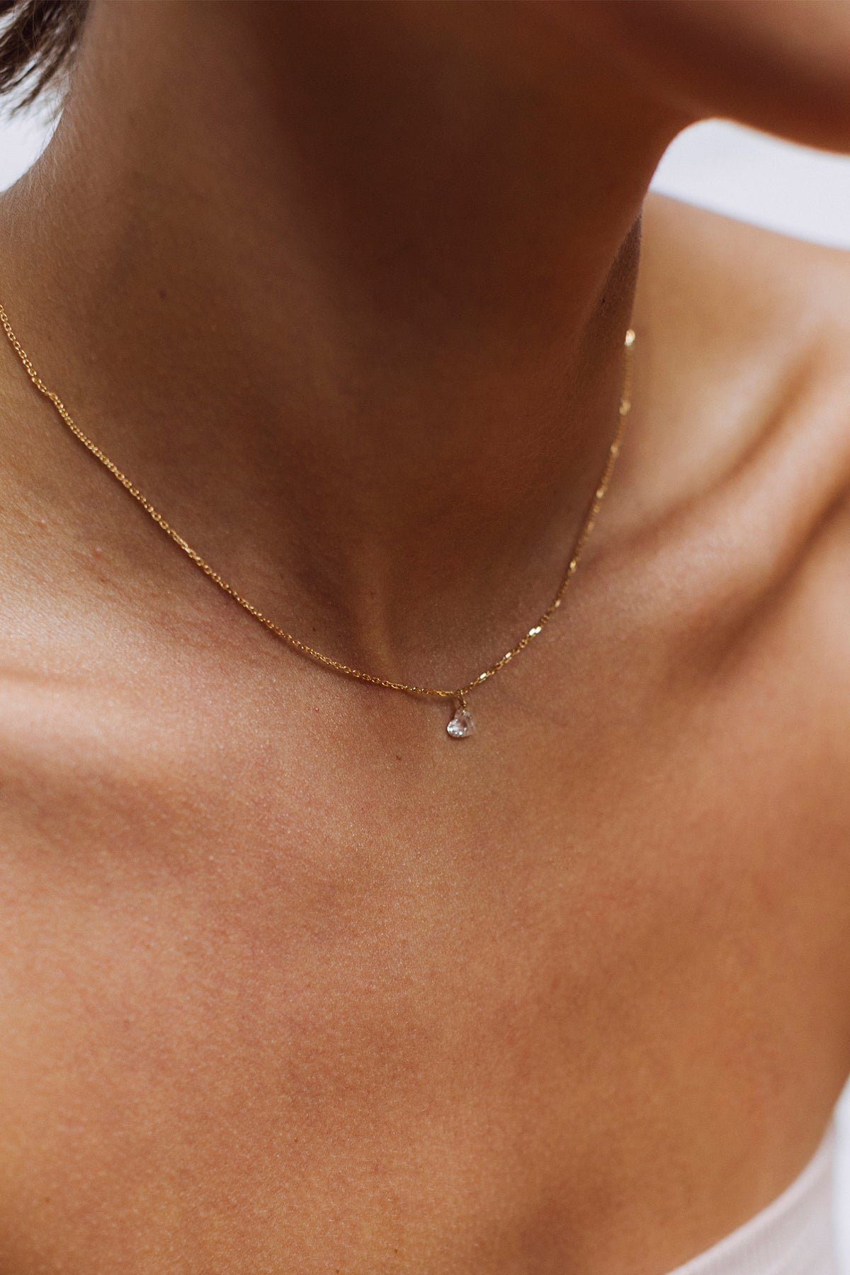 750 white diamond pendant YAY White