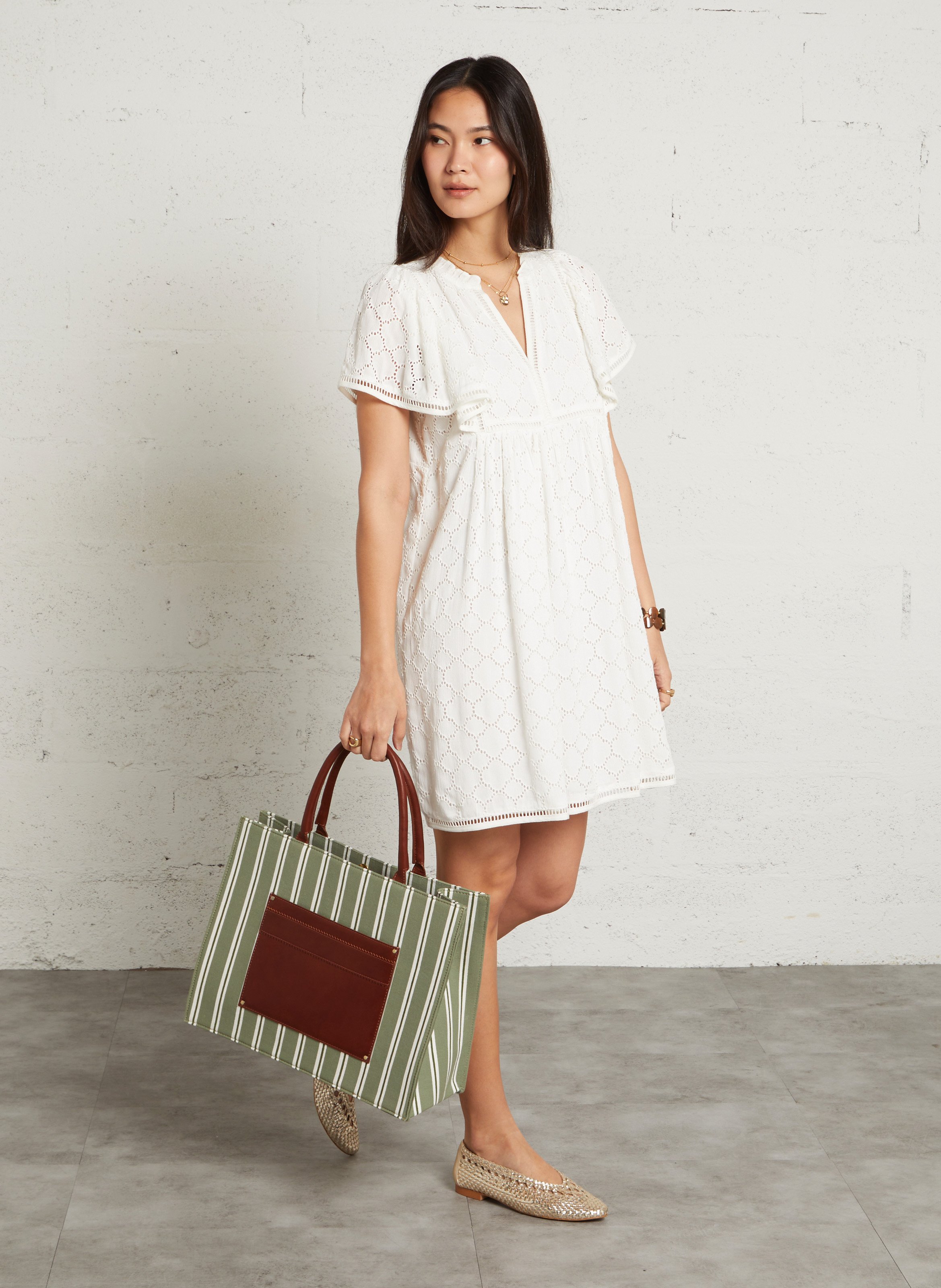 Jurk met Tunesische kraag en borduurwerk MAISON 123 Wit