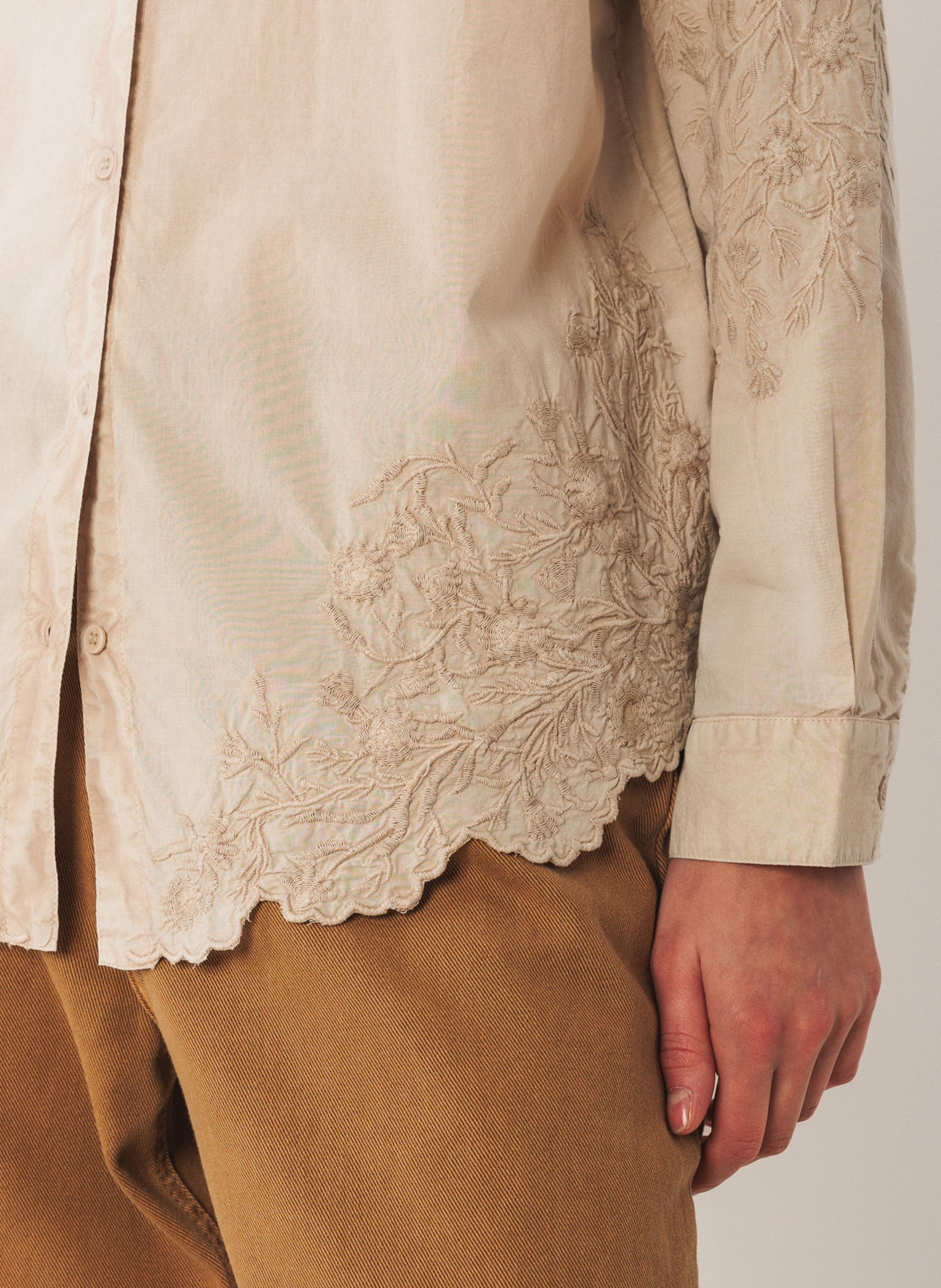 Chemise droite à broderies fleuries INDI & COLD Argent