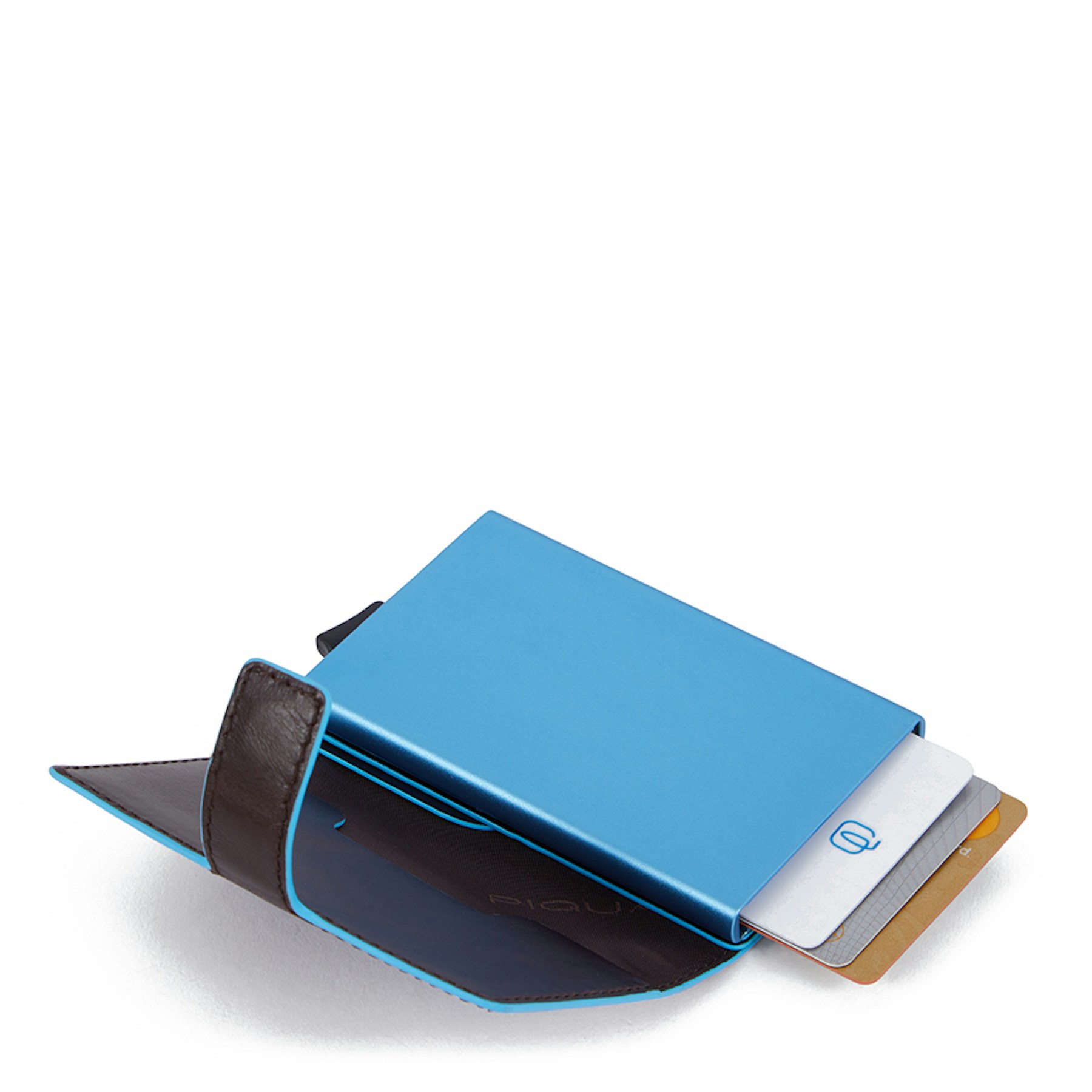 - 100% leather, - 6 cardholder slots, - 1 central compartment, - Size: L10 x H7 cm. PIQUADRO