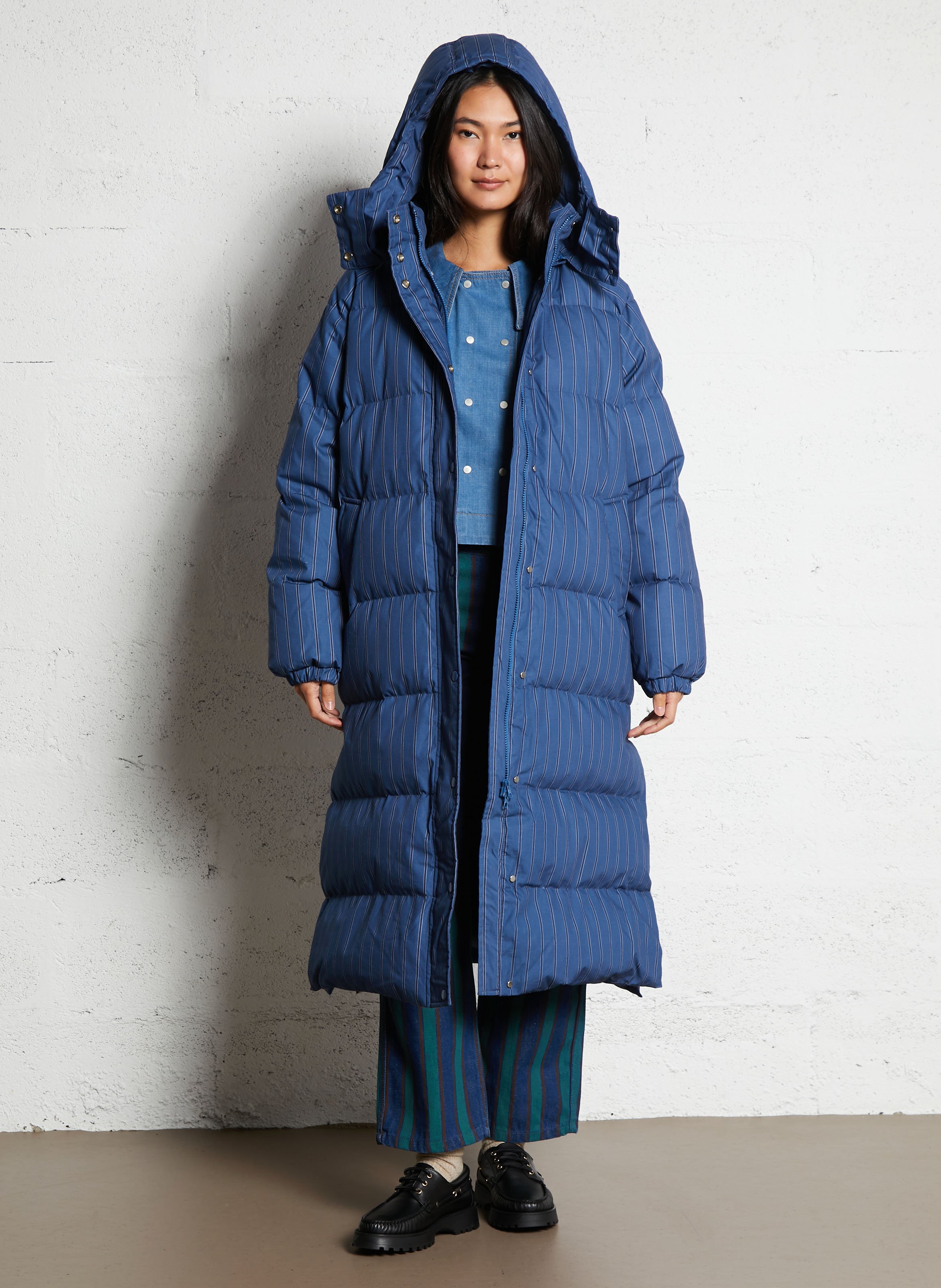 Doudoune à capuche oversize en coton THE TINY BIG SISTER Bleu