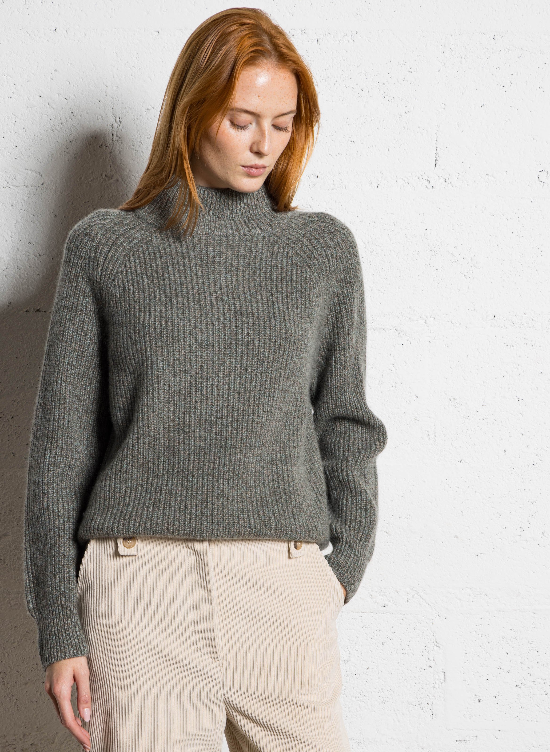 Pull droit uni col montant en cachemire MAISON 123