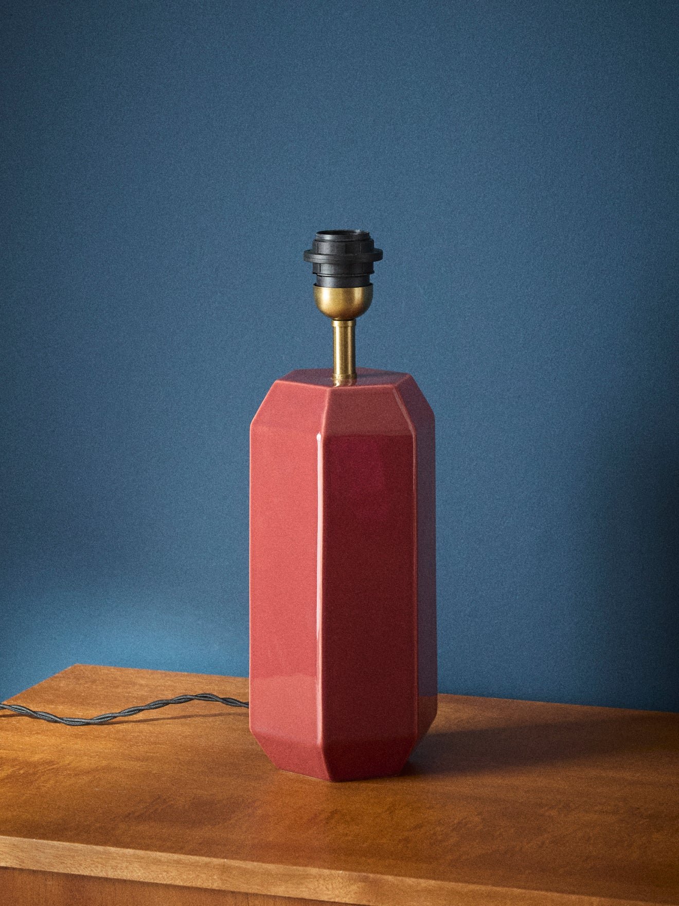 Ceramic lamp base - large victory model CYRILLUS