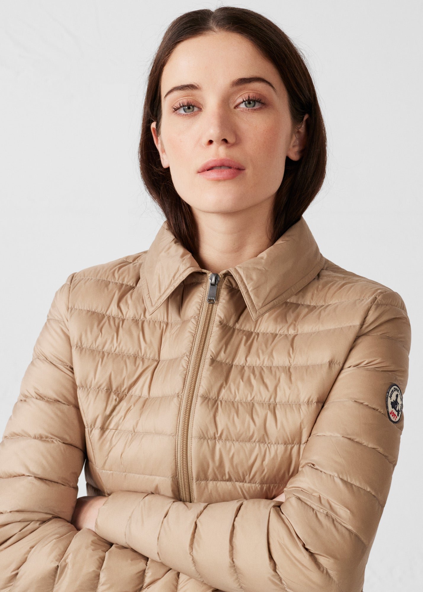 Mid-length hooded puffer jacket nour 2.0 JOTT Beige