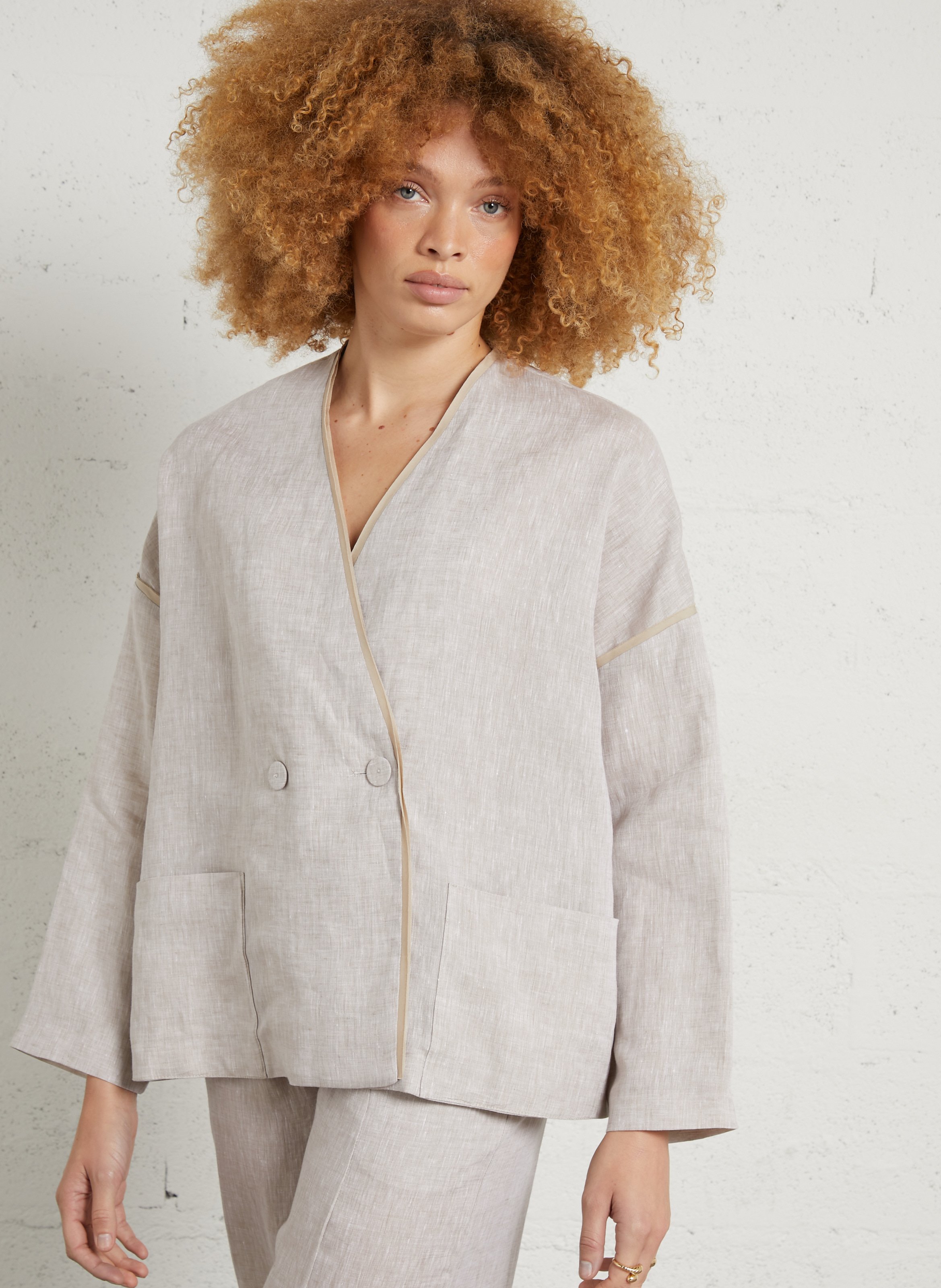 Oversize Leinen-Strickjacke mit V-Ausschnitt MOMONI Beige