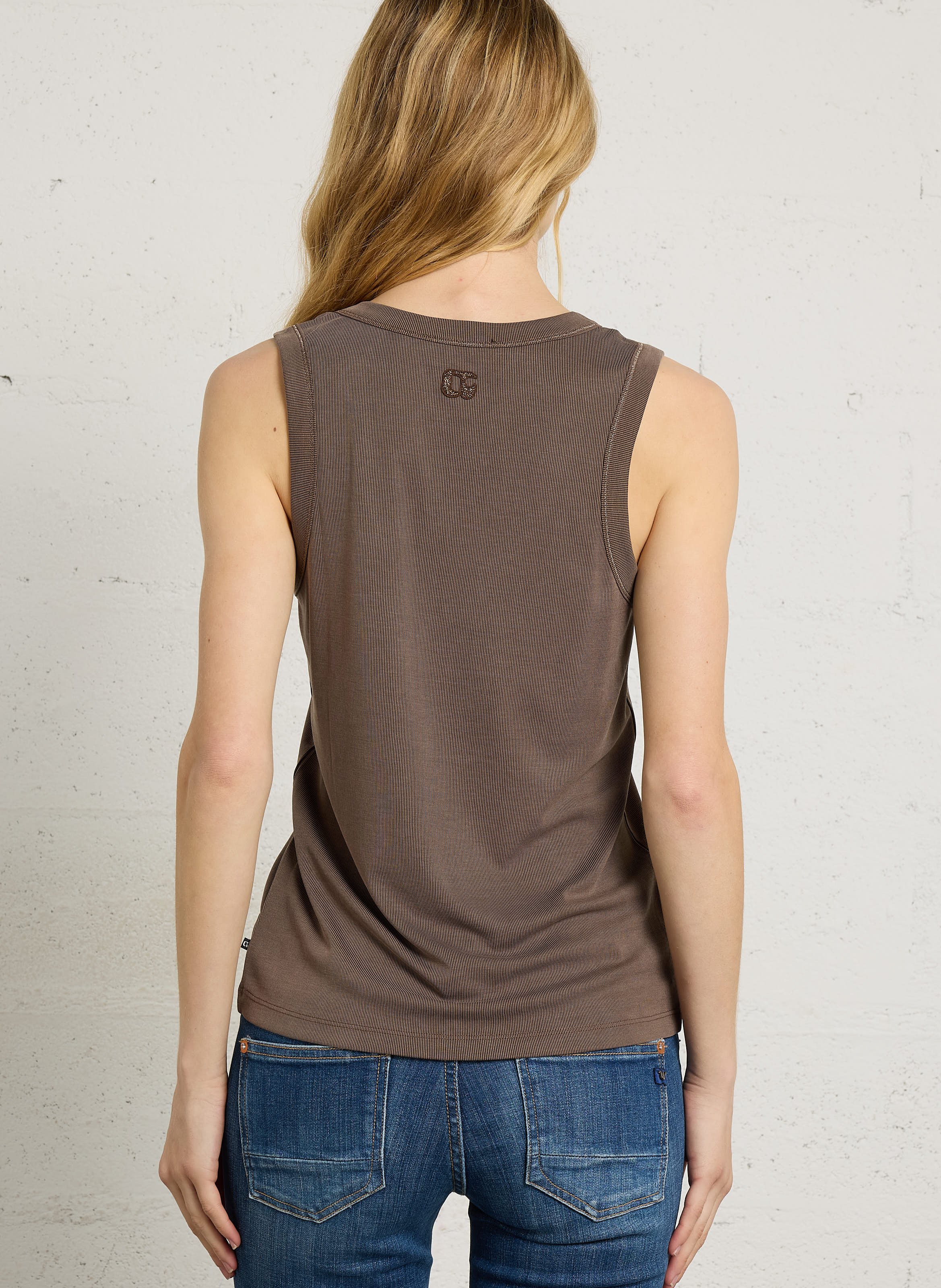 Plain V-neck sleeveless top LE TEMPS DES CERISES Brown
