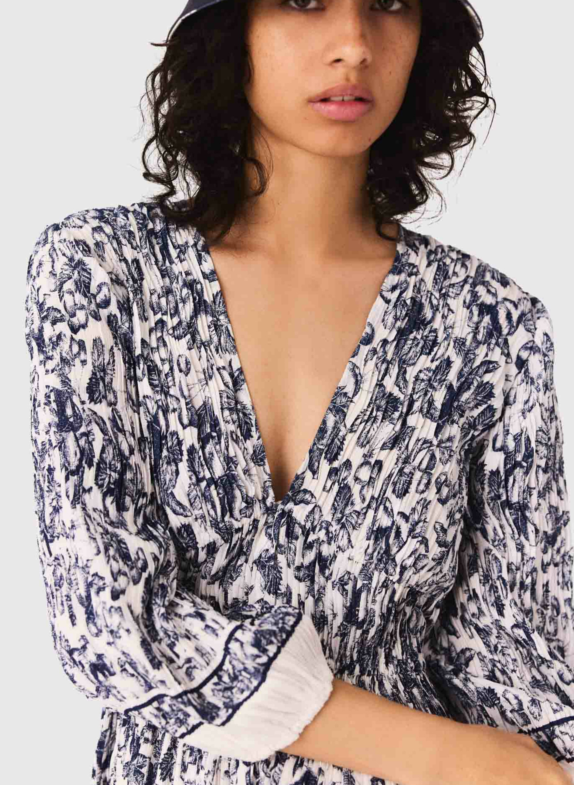 Short patterned V-neck dress MAJE Blue