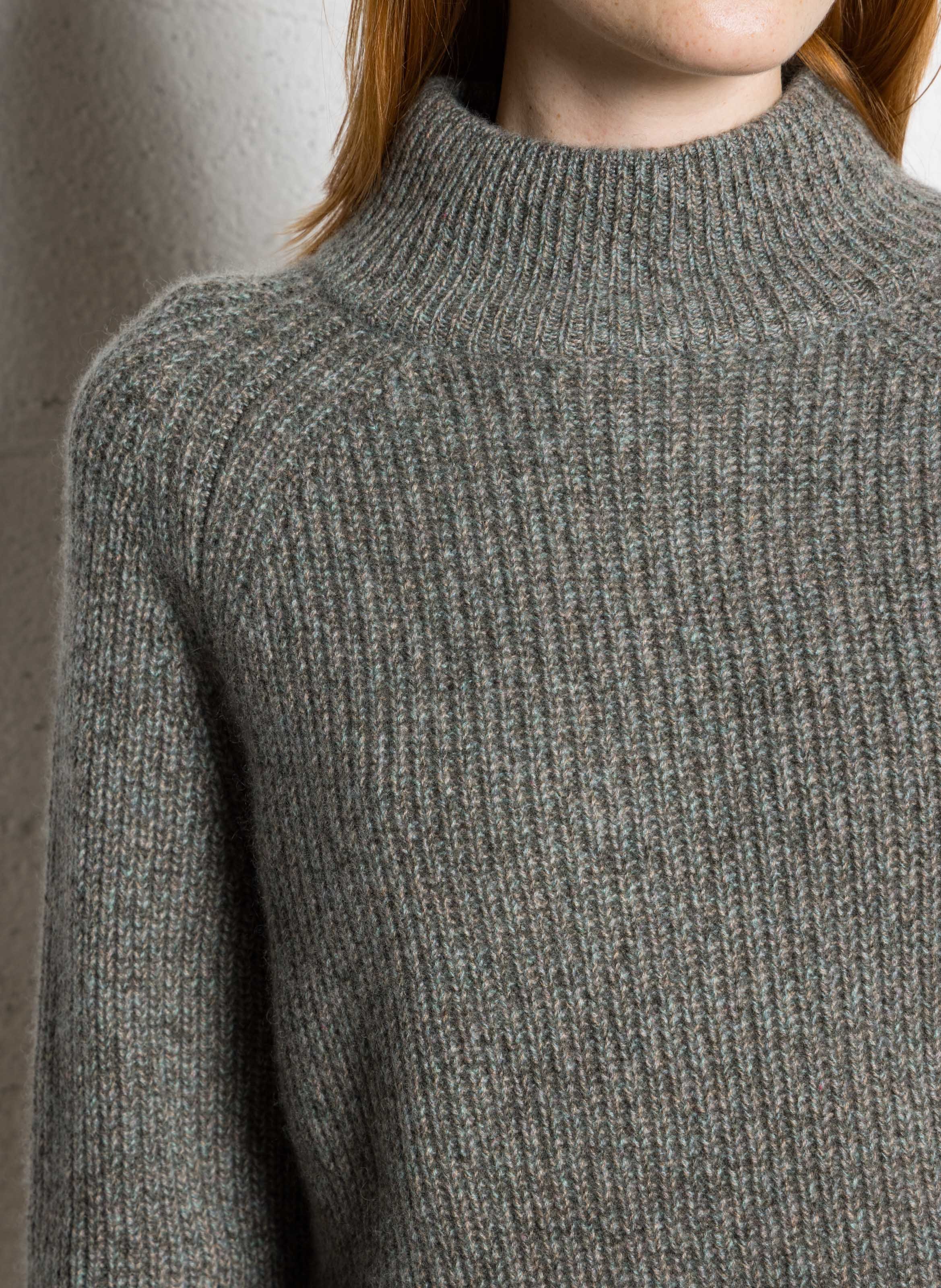 Pull droit uni col montant en cachemire MAISON 123 Vert