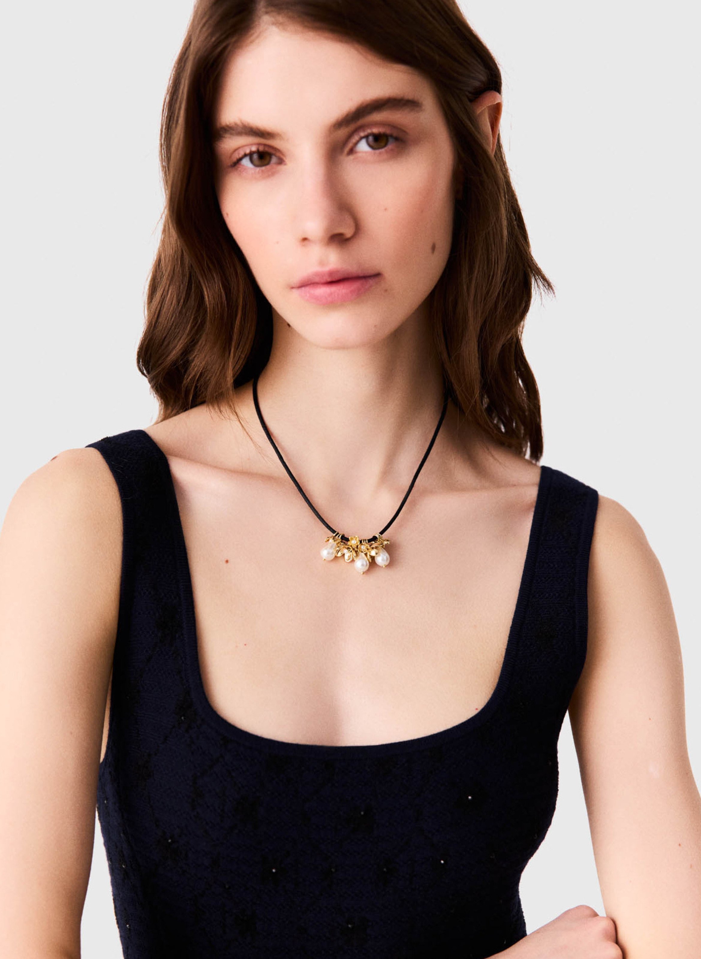 Ketting met parel bloemen MAJE Goudkleurig
