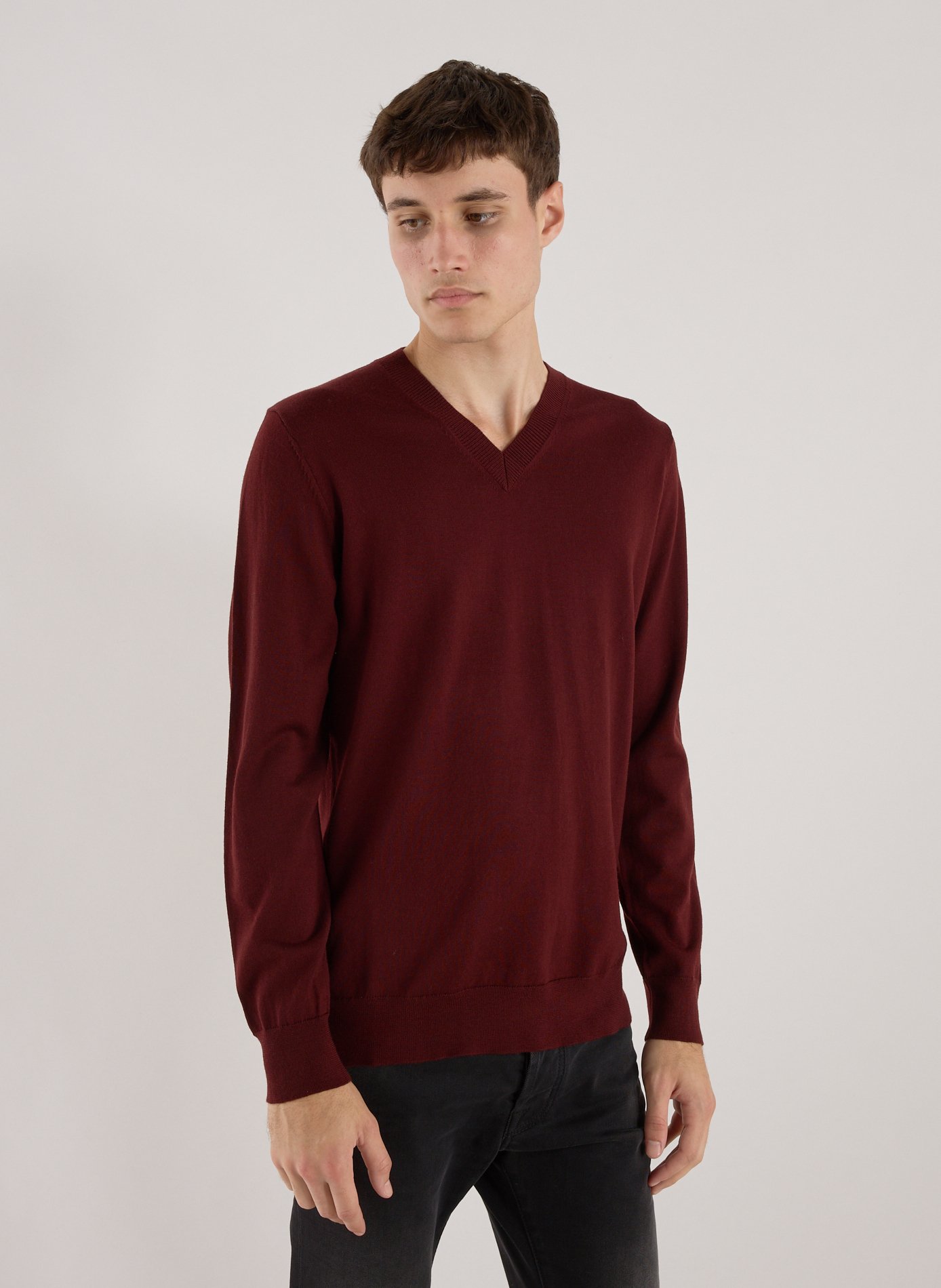 Pull col v en laine mérinos AU PRINTEMPS PARIS Rouge