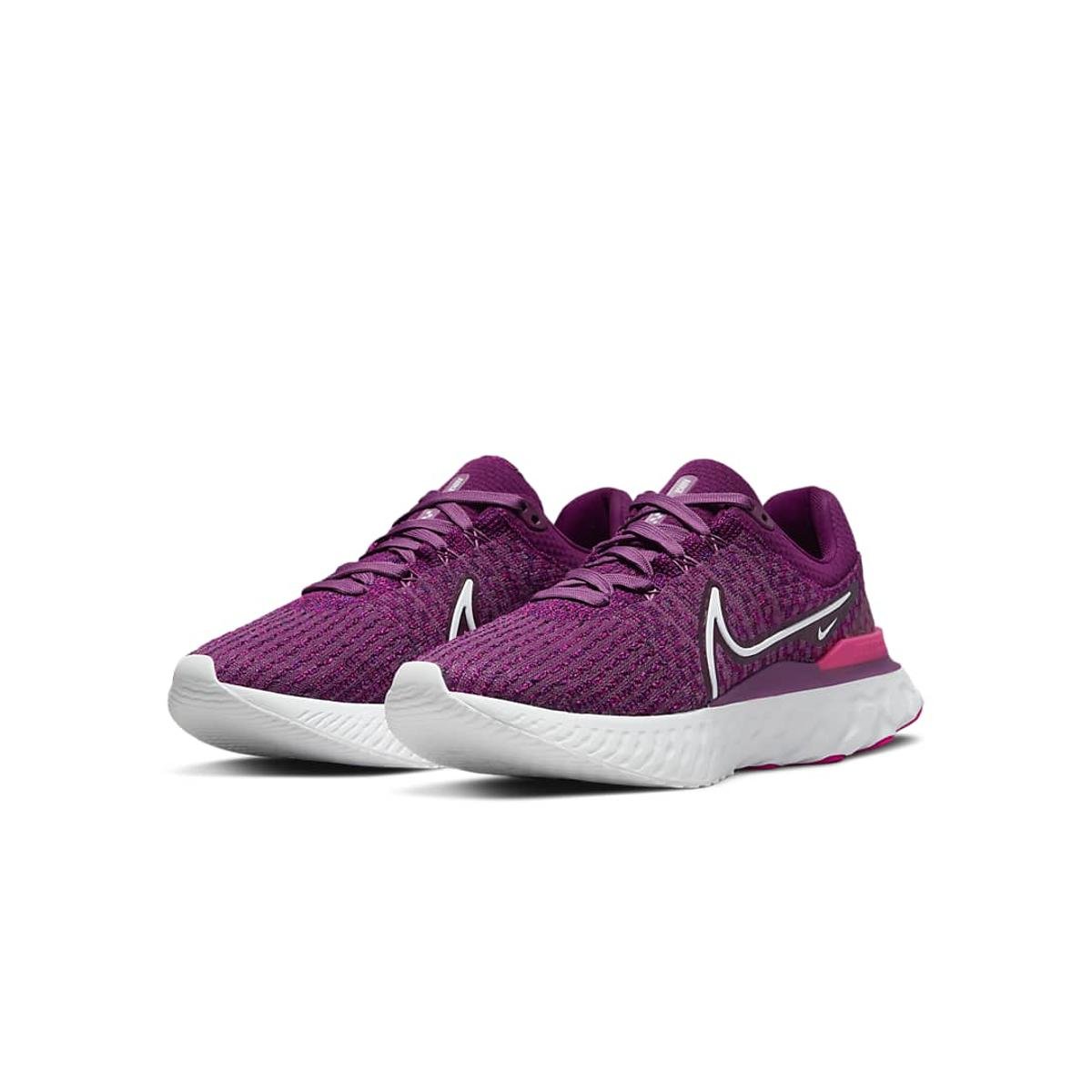 Trainers NIKE Purple