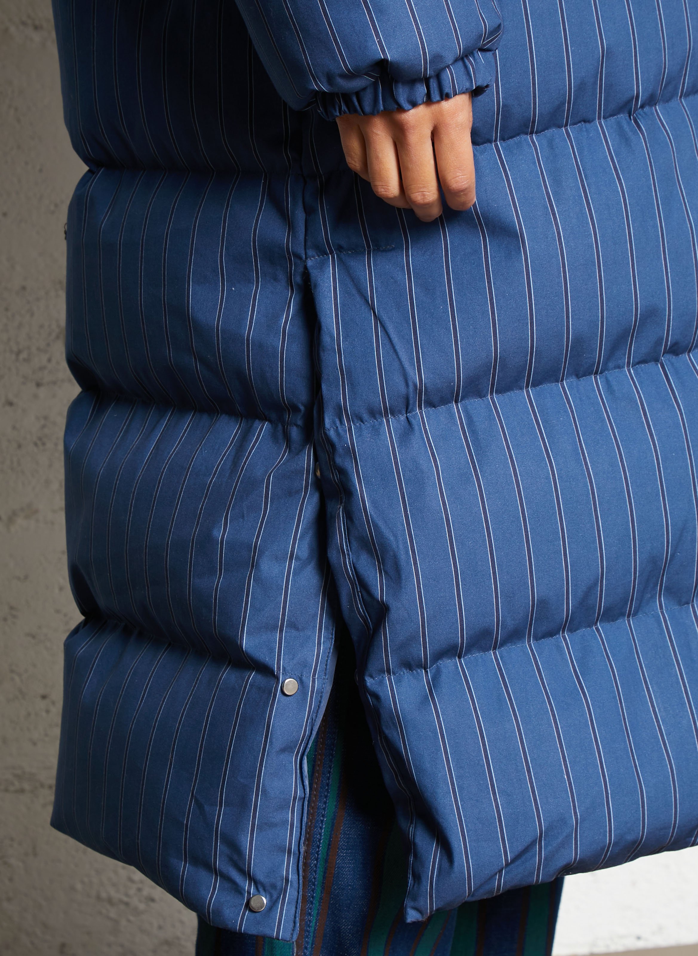 Doudoune à capuche oversize en coton THE TINY BIG SISTER Bleu