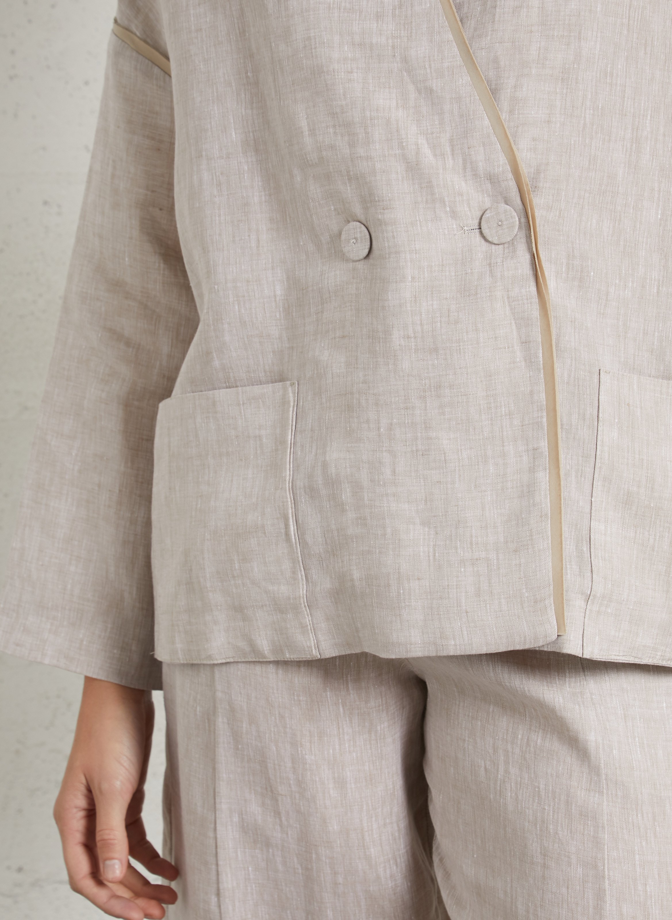Oversize Leinen-Strickjacke mit V-Ausschnitt MOMONI Beige