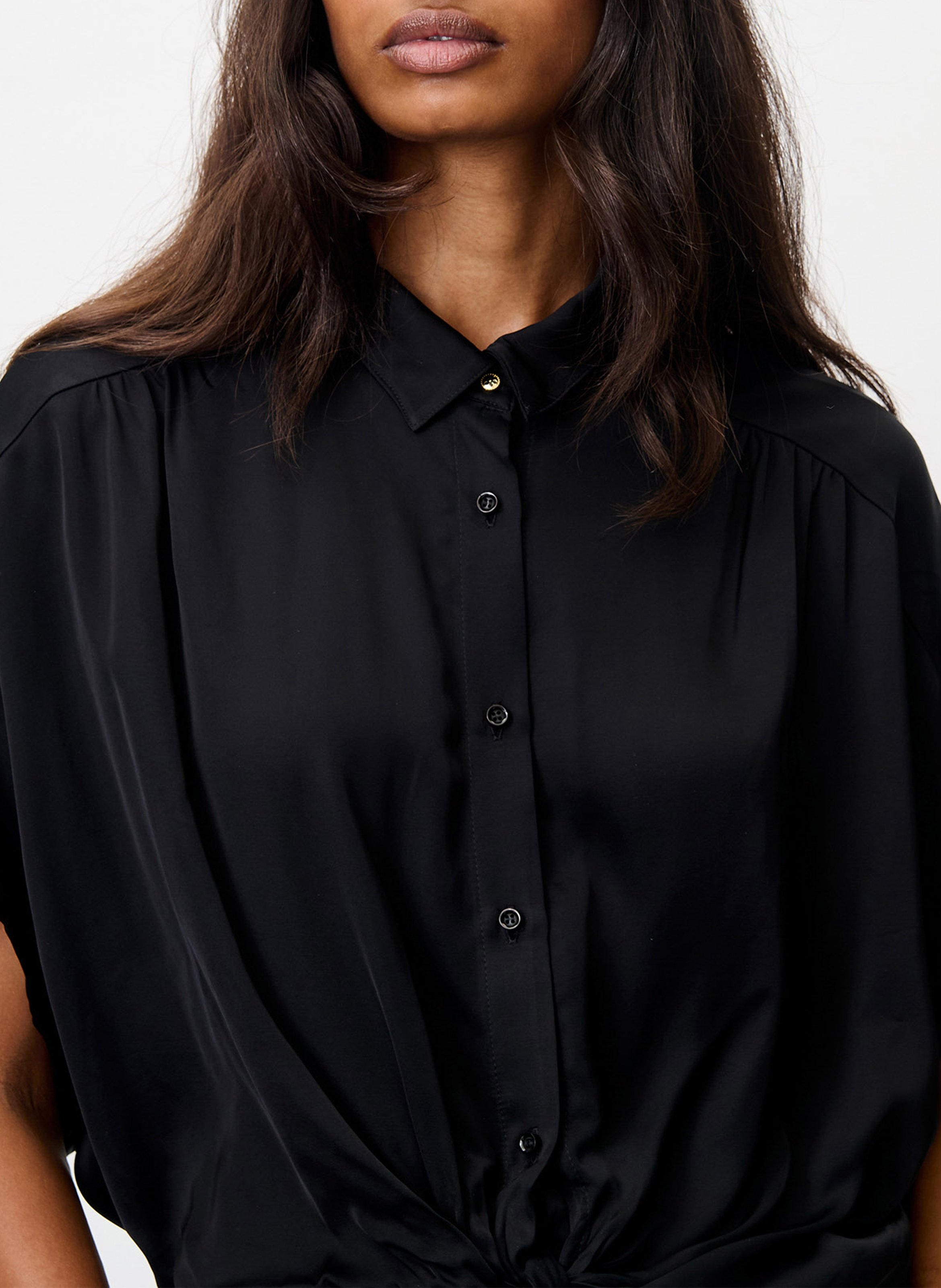 Gerade geschnittene Bluse mit klassischem Kragen SESSUN Schwarz