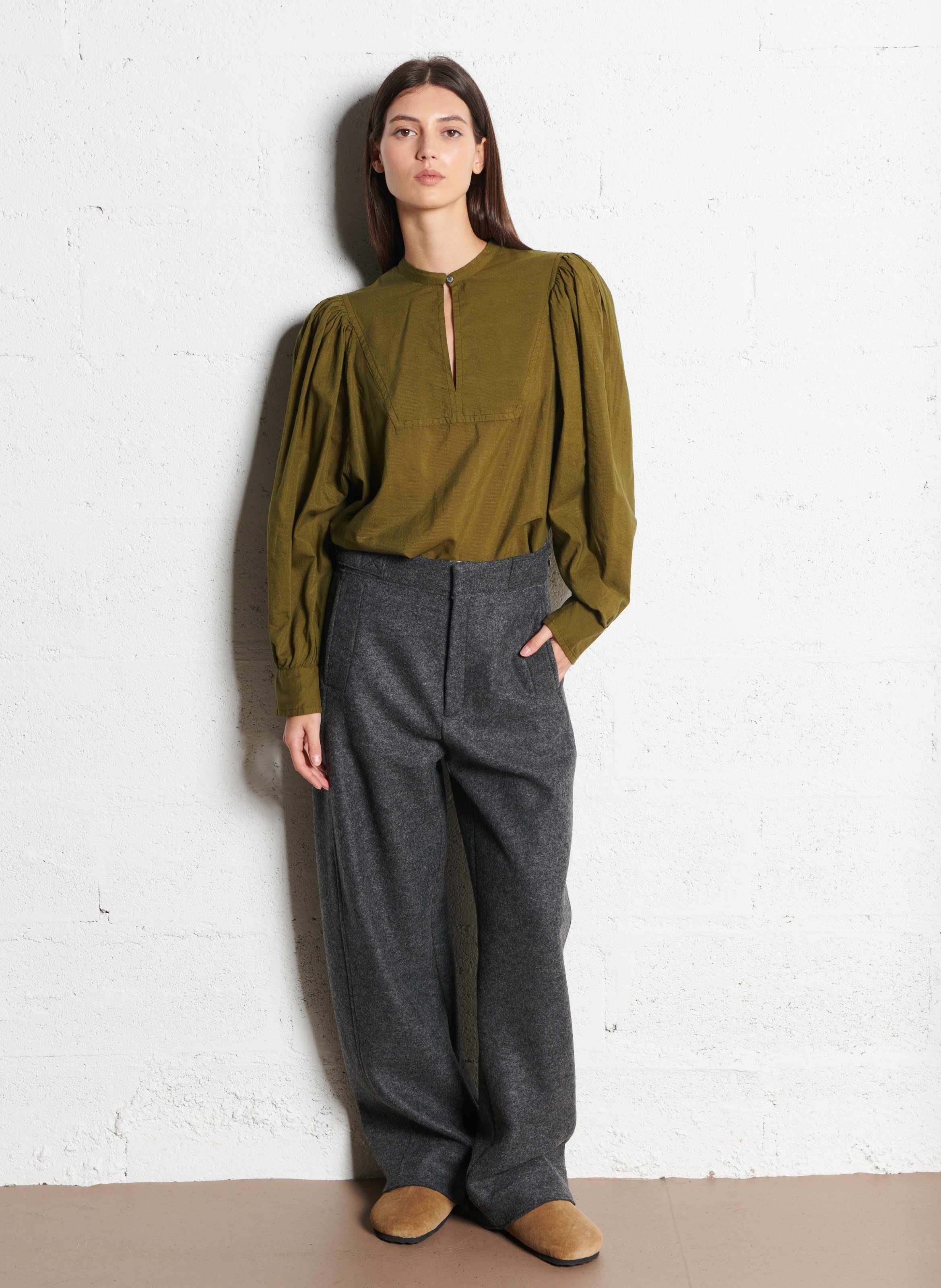 Round neck straight blouse in cotton and silk blend POMANDERE Green