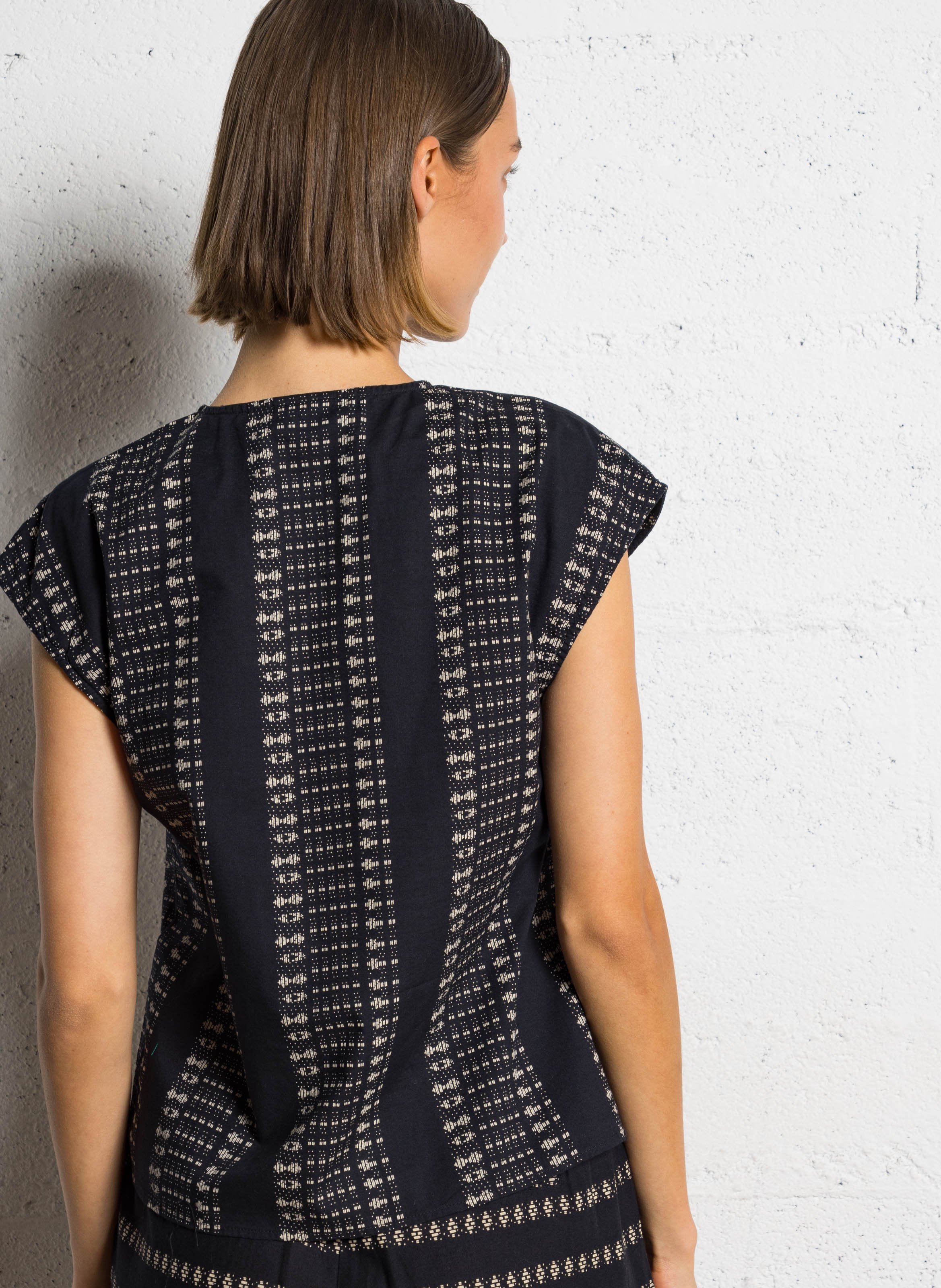 Short-sleeved printed top Black