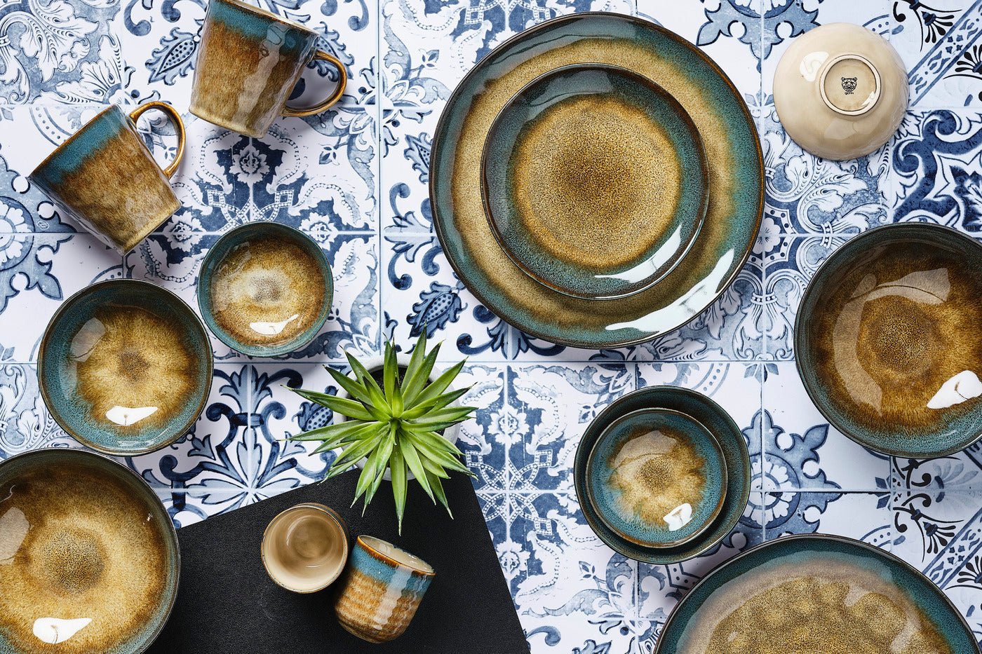 Service the essentials island - 18 pieces - land and sea BJORN Brown