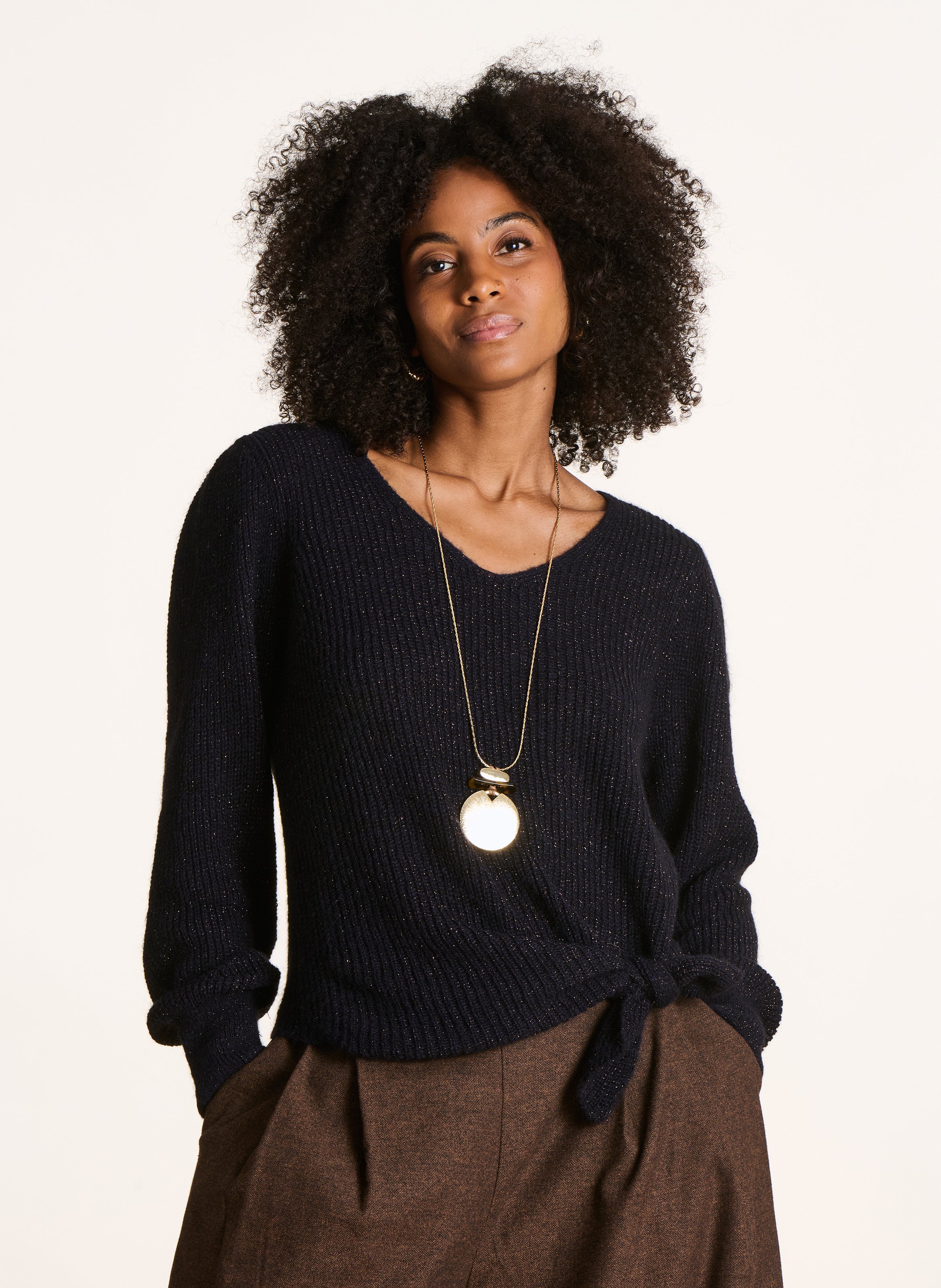 Pull droit col V en maille métallisée LA FEE MARABOUTEE
