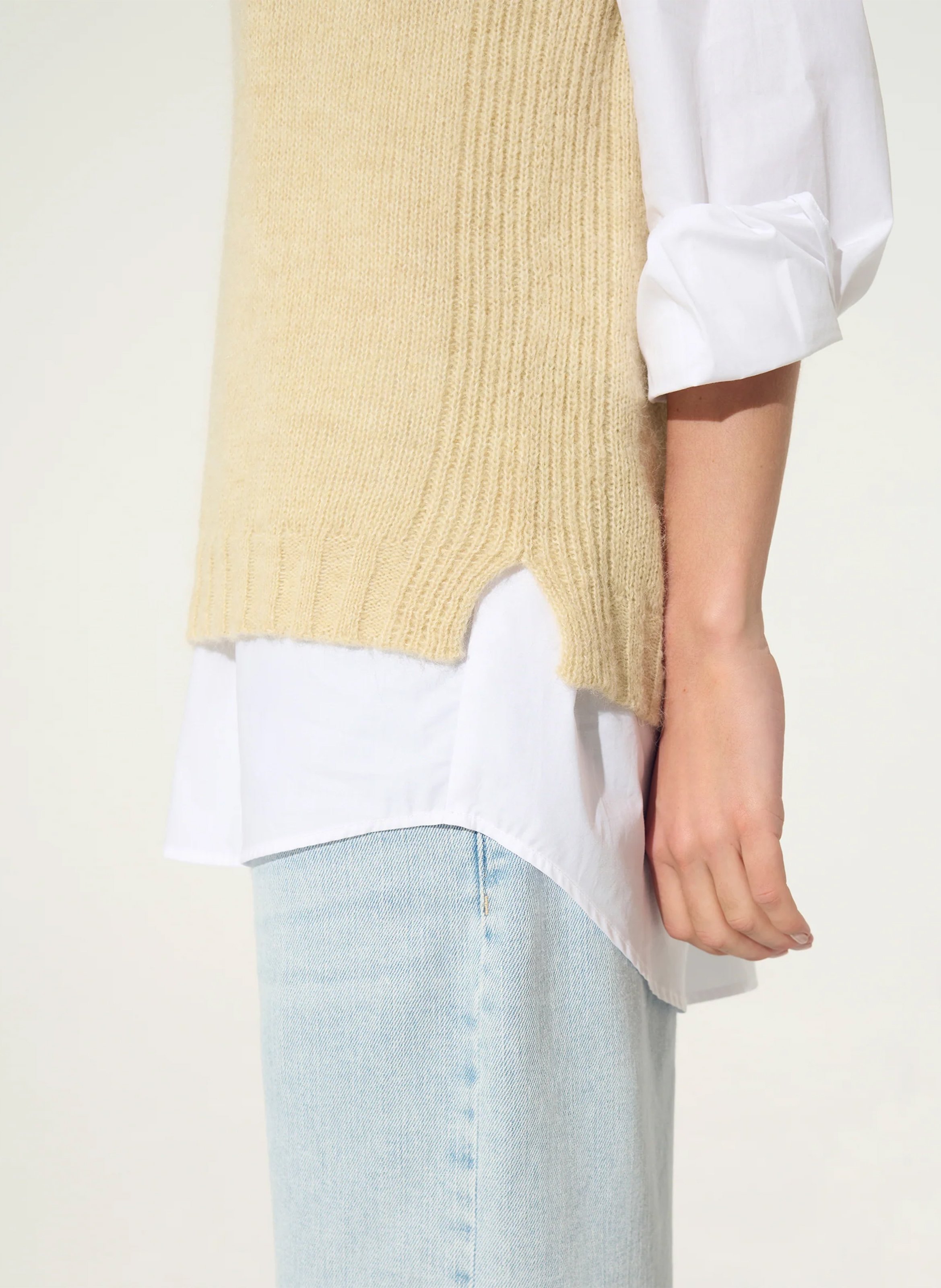 Pull col V sans manches  ACOTE Blanc