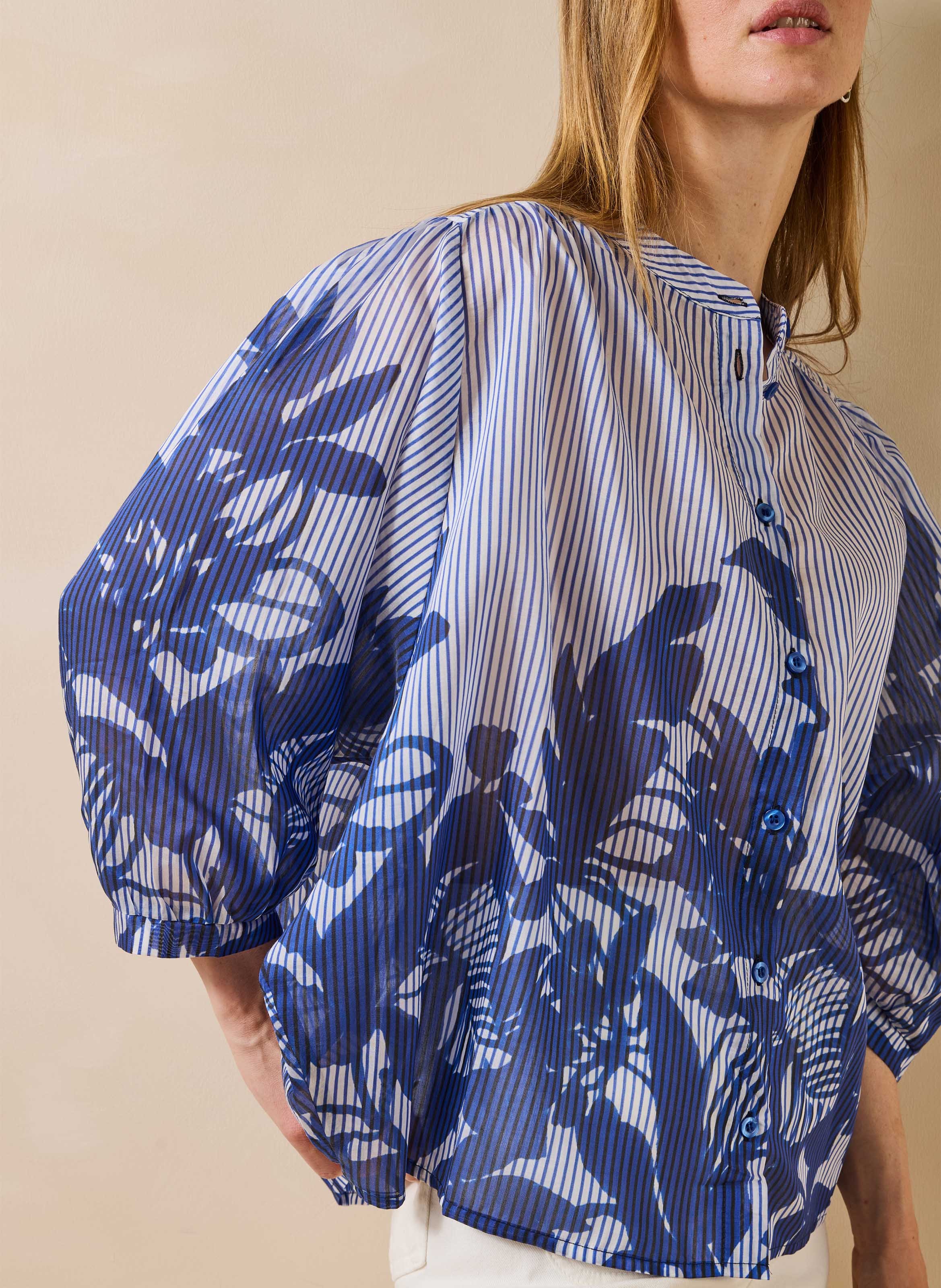 Loose-fit shirt with mandarin collar LA FEE MARABOUTEE Blue