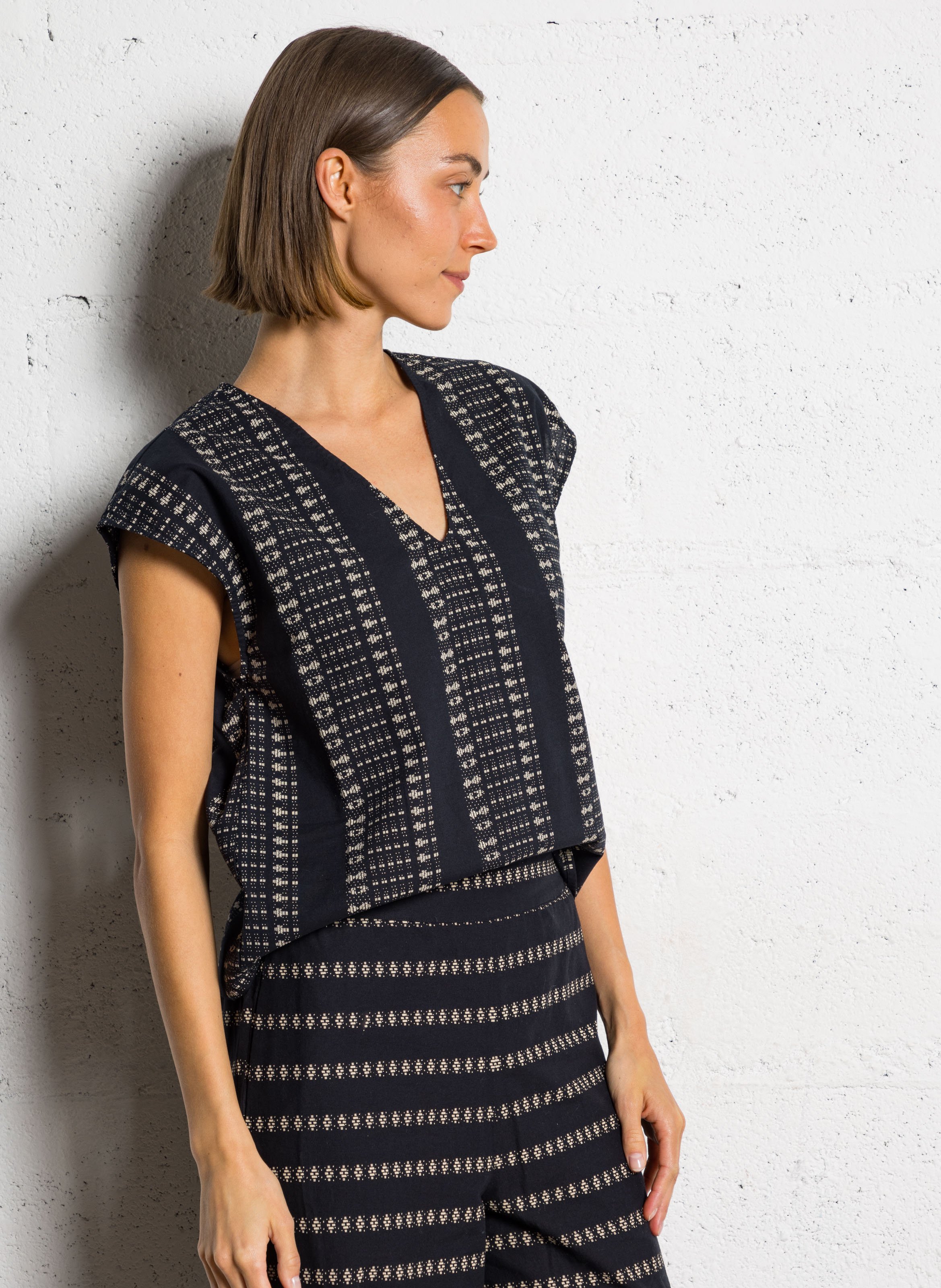 Short-sleeved printed top Black