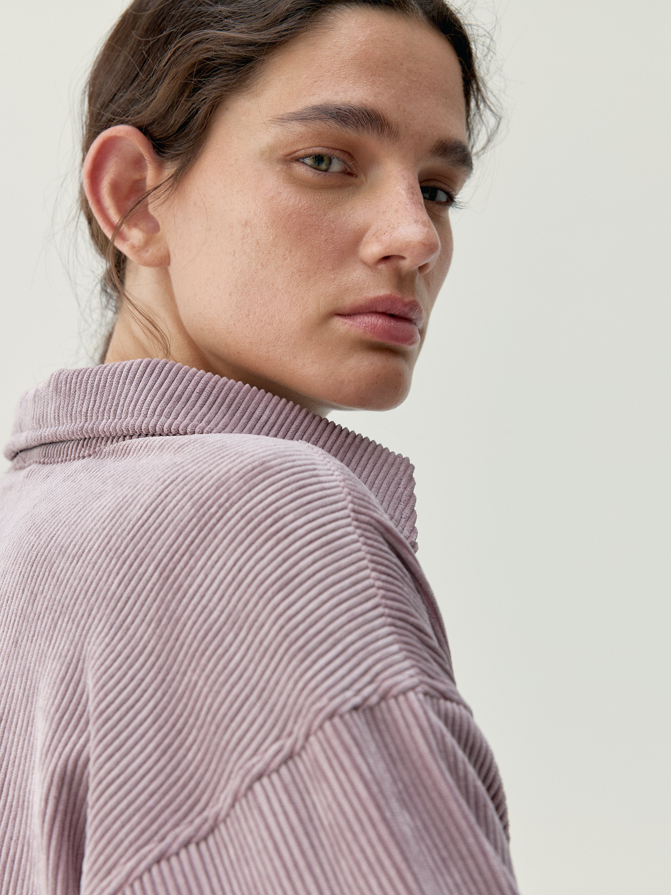 Women's sports t-shirt with long sleeves and polo collar BORN Pink