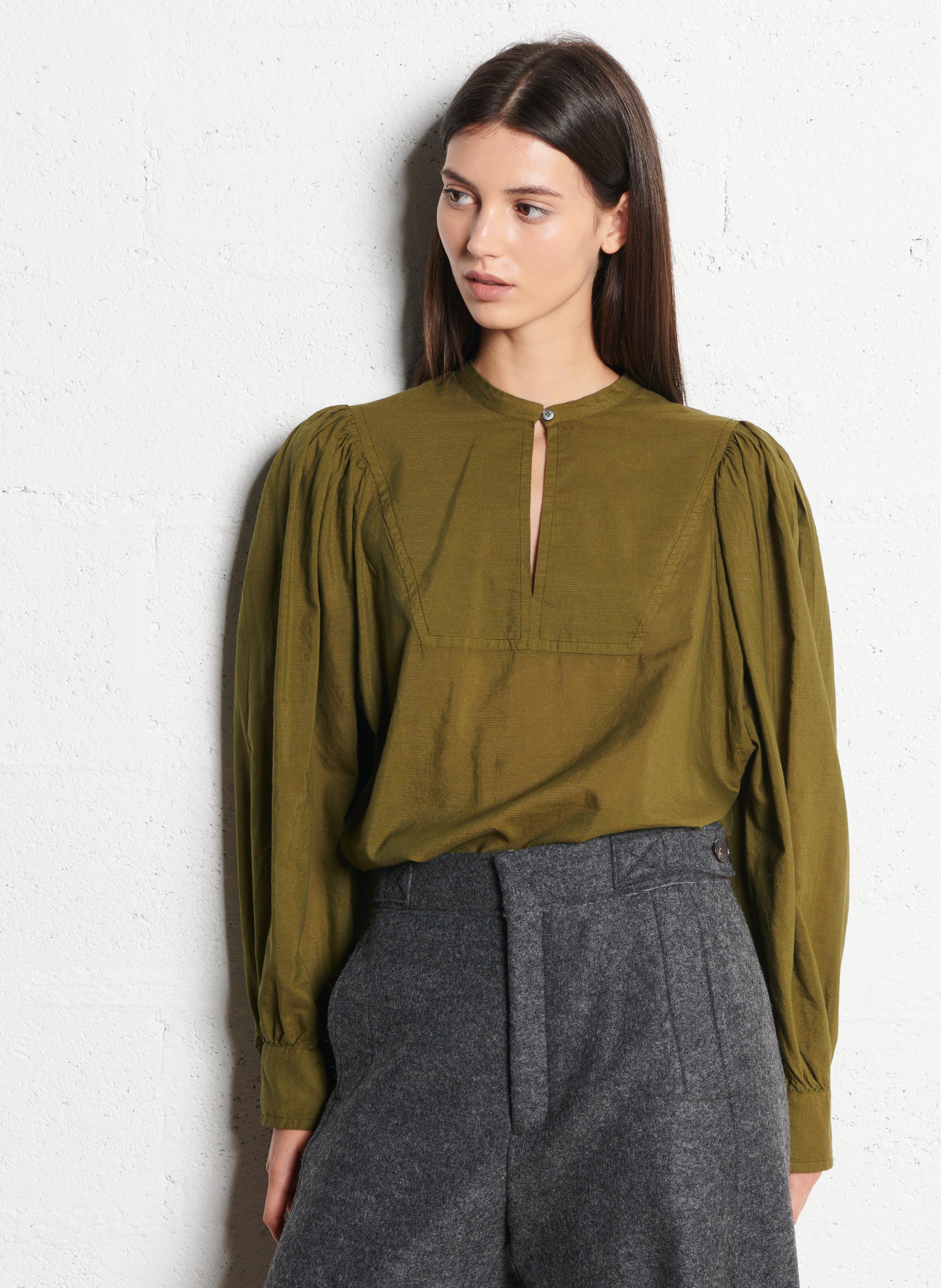 Round neck straight blouse in cotton and silk blend POMANDERE Green