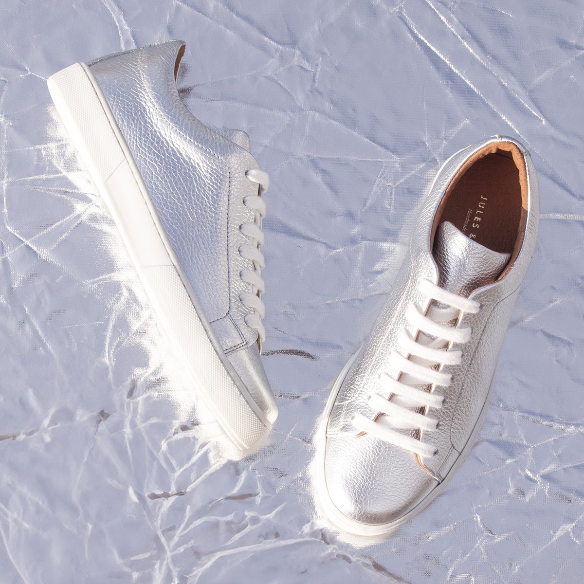 Lace-up metallic grained leather tennis shoes Silver