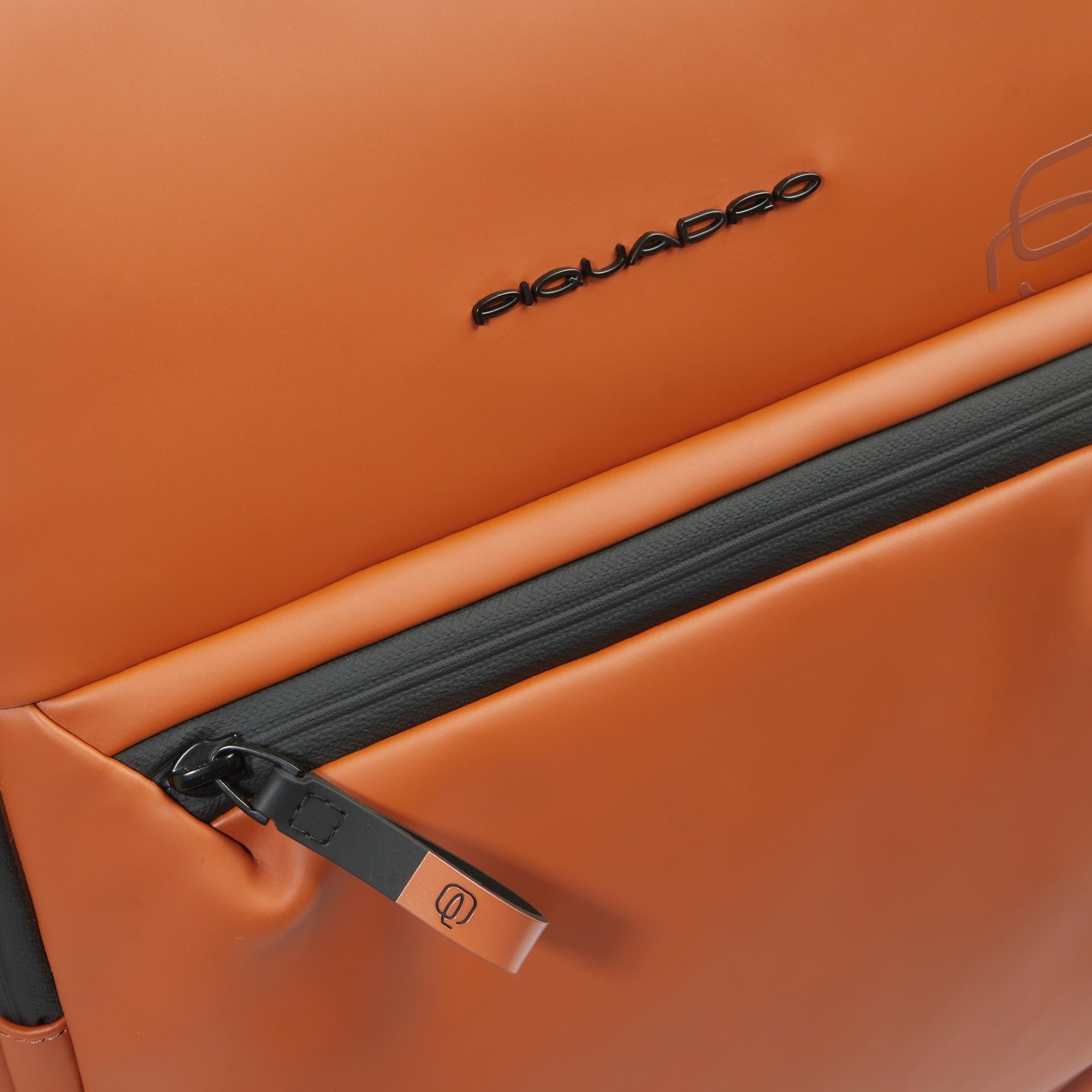 Backpack for computer and ipad® with chest strap, bottle pocket PIQUADRO Brown