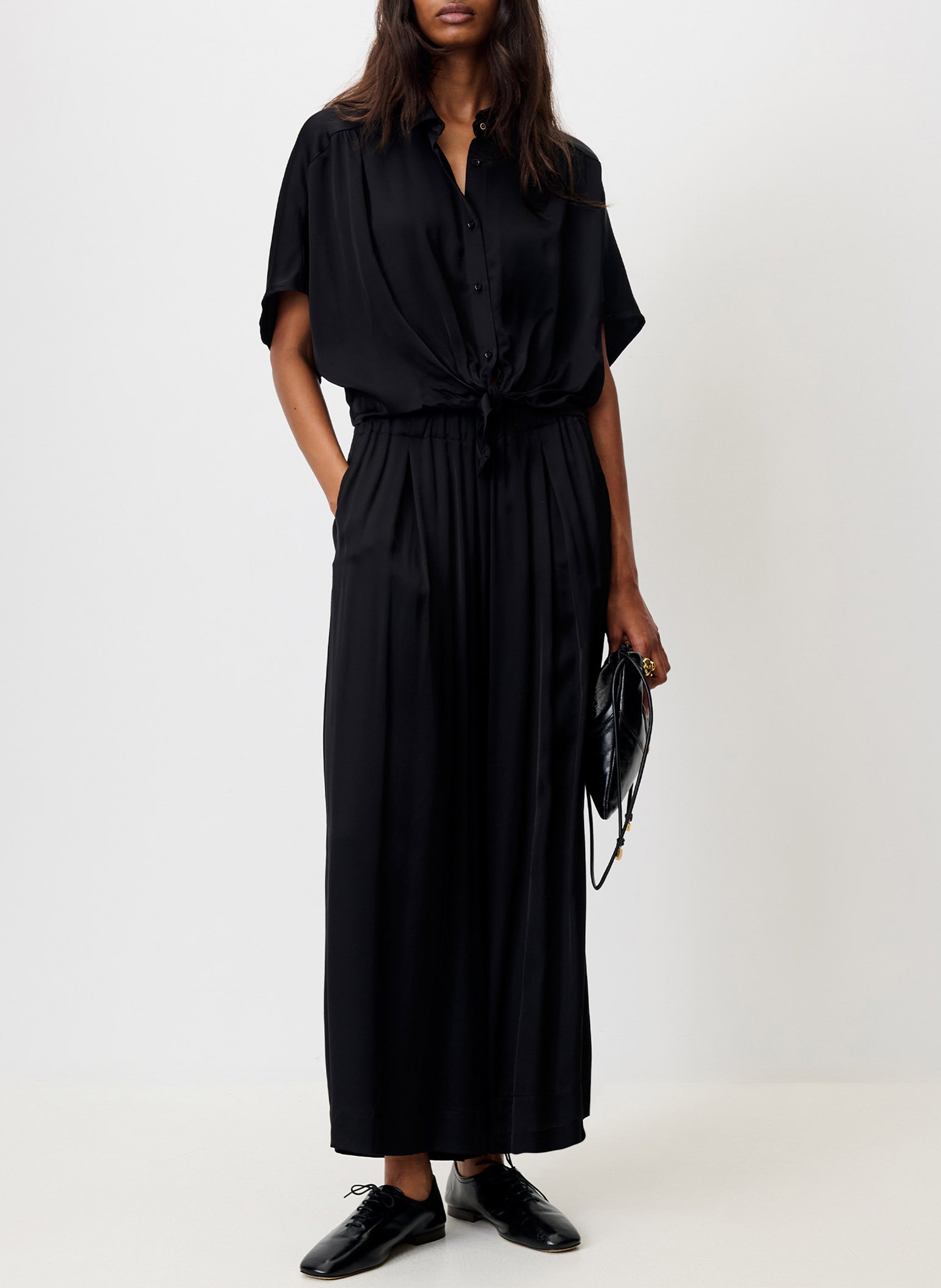 Gerade geschnittene Bluse mit klassischem Kragen SESSUN Schwarz