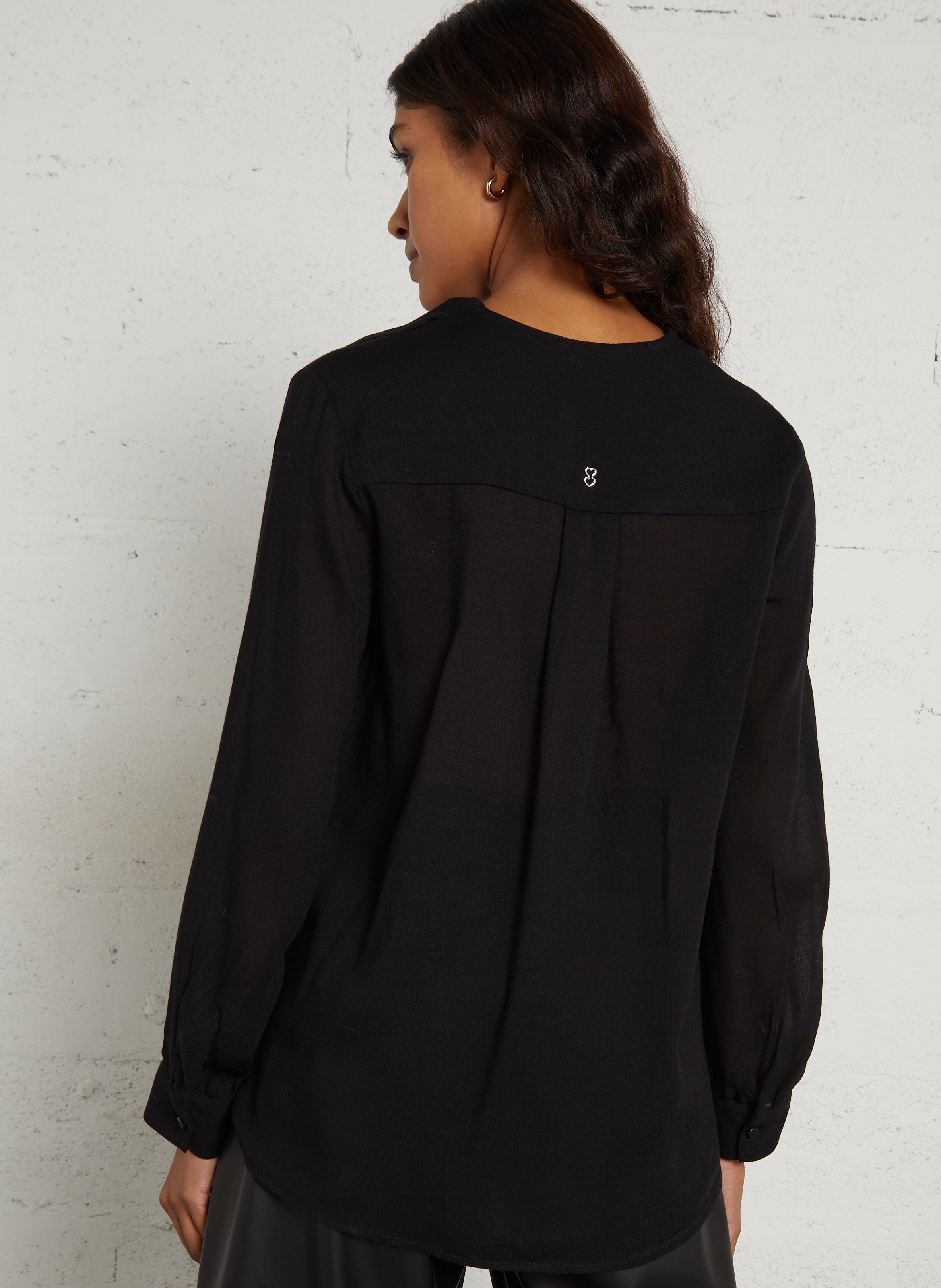 Bluse mit Volant am V-Ausschnitt PLEASE Schwarz