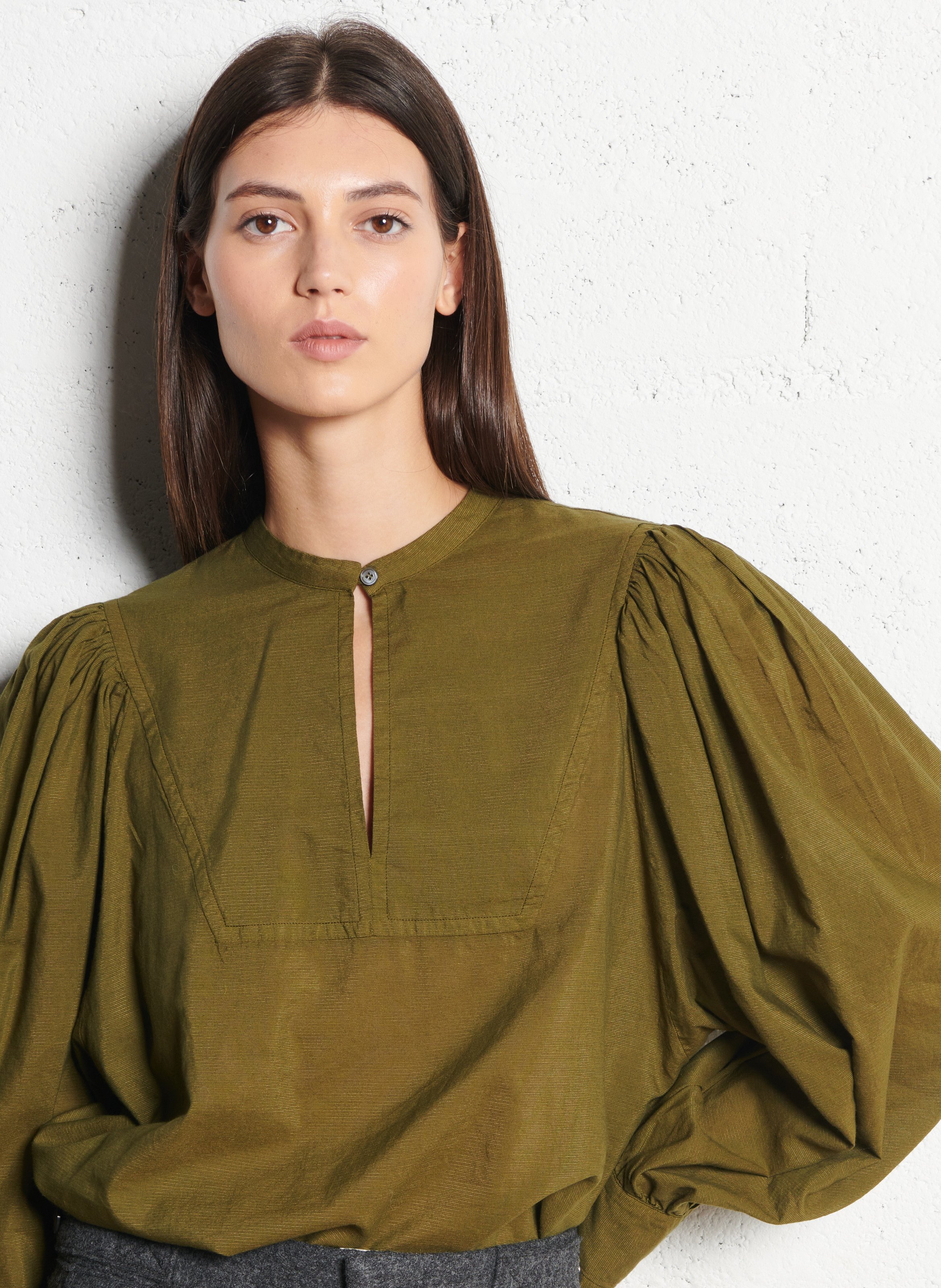 Round neck straight blouse in cotton and silk blend POMANDERE Green