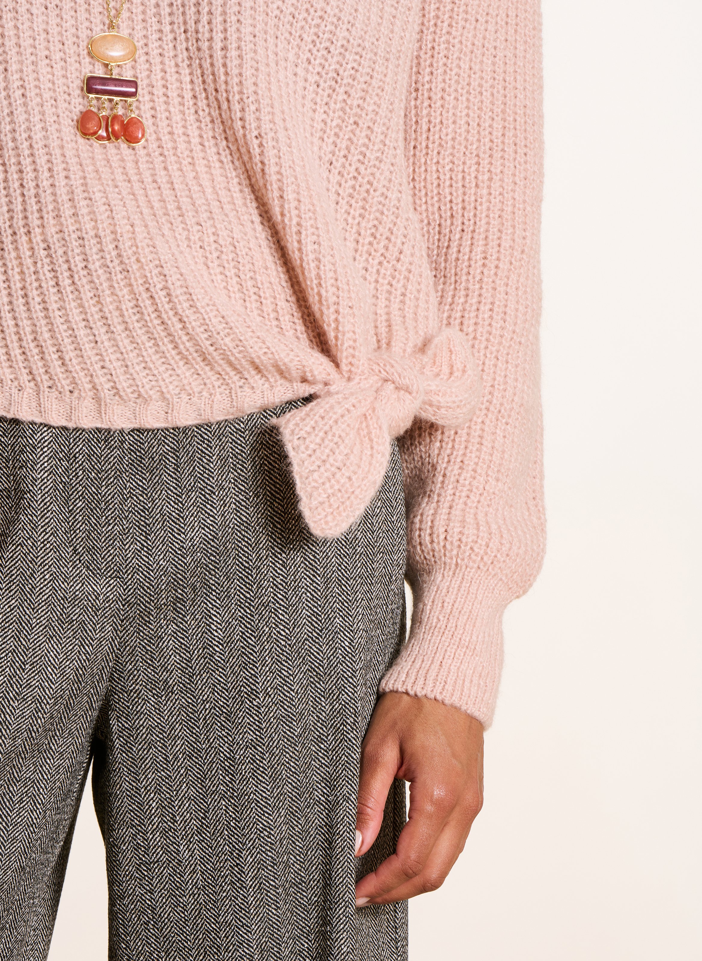Eng anliegender Pullover mit langen Ärmeln und Schleifen-Detail LA FEE MARABOUTEE Rosa