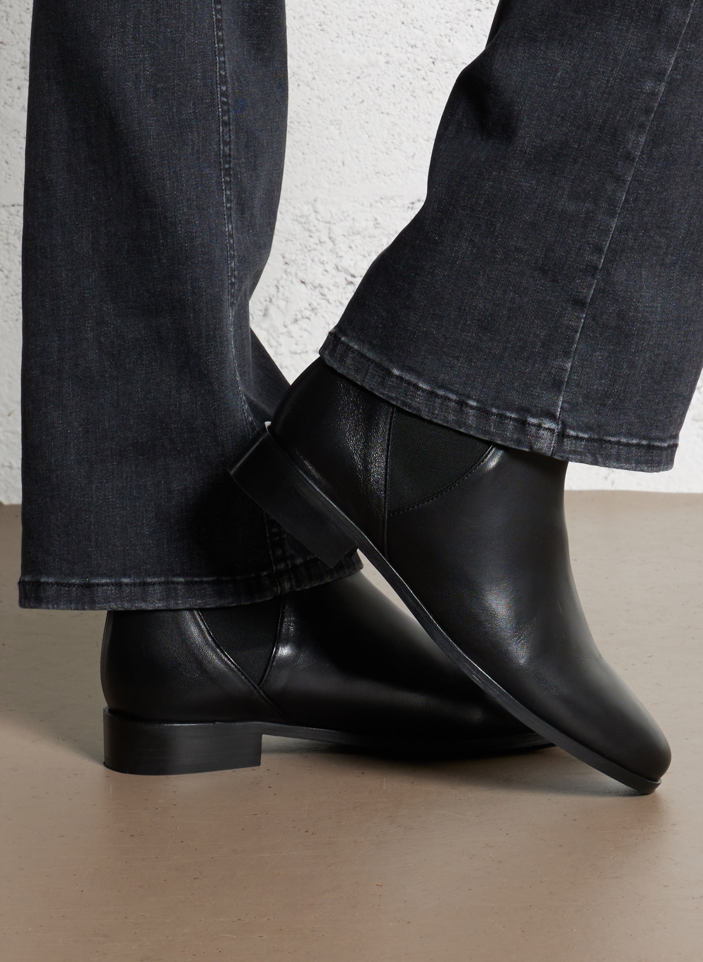 Boots en cuir BOBBIES Noir