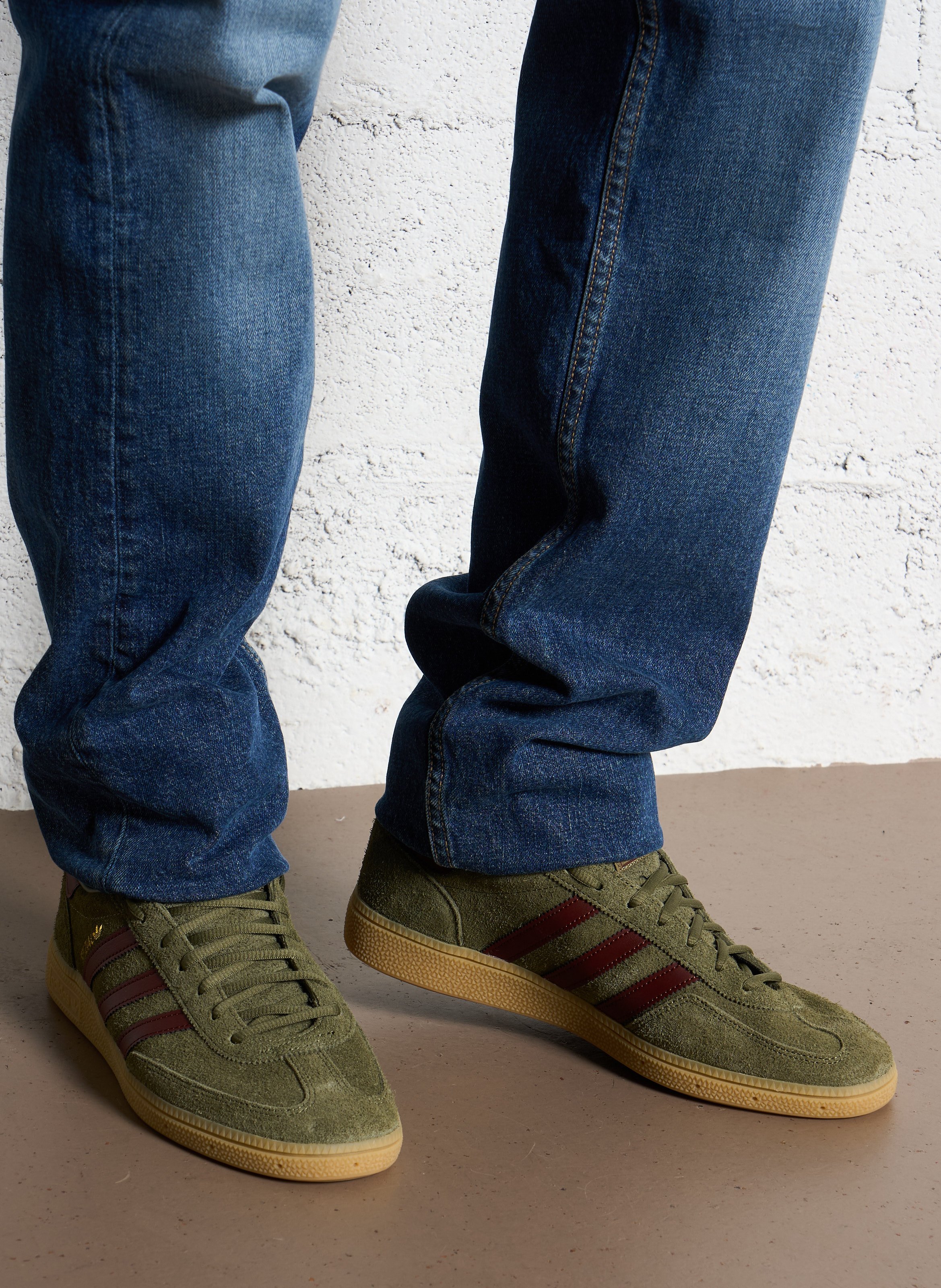 Baskets basses en cuir velours ADIDAS Kaki