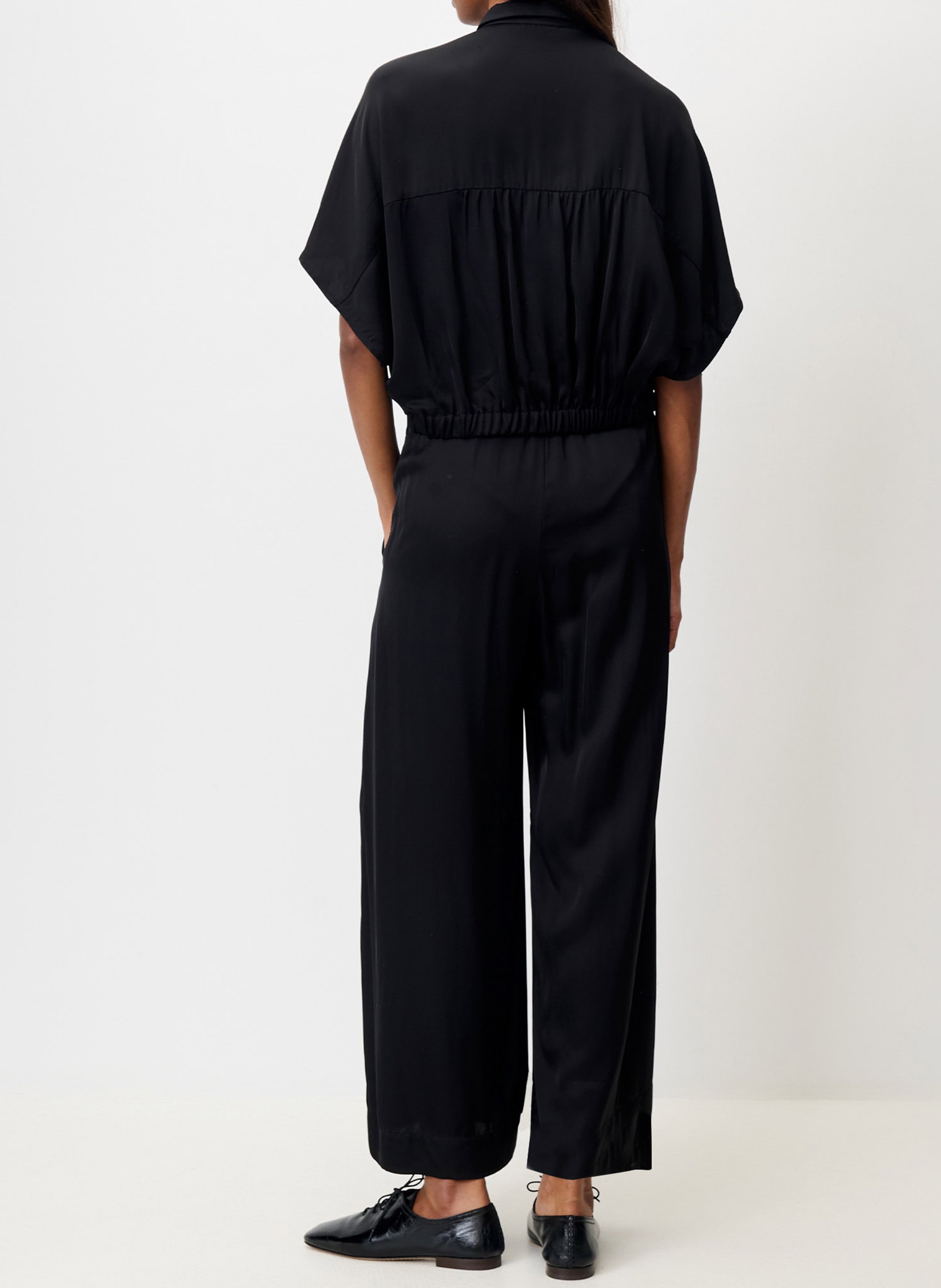 Gerade geschnittene Bluse mit klassischem Kragen SESSUN Schwarz
