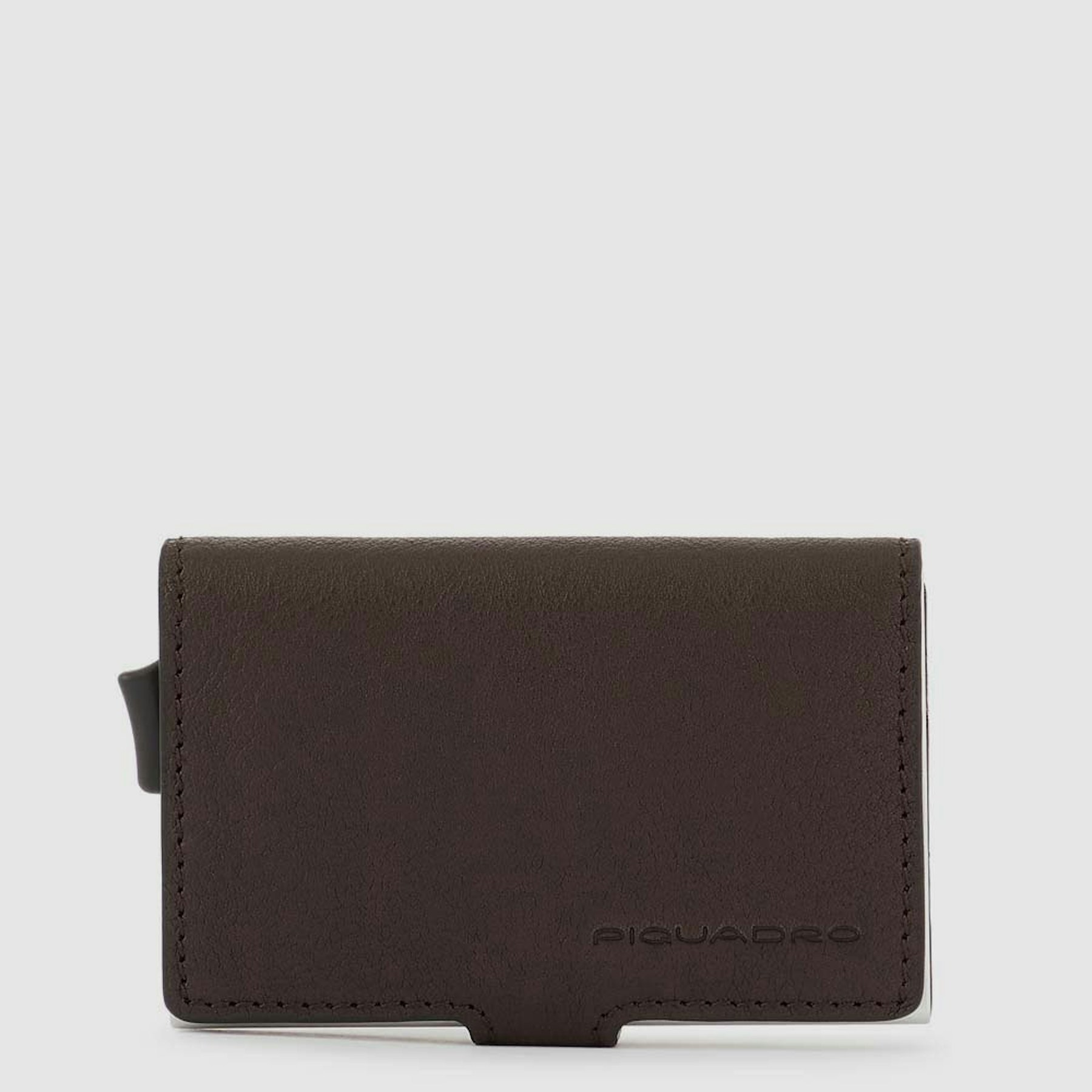 - 100% leather, - 6 cardholder slots, - 1 central compartment, - Size: L10 x H7 cm. PIQUADRO