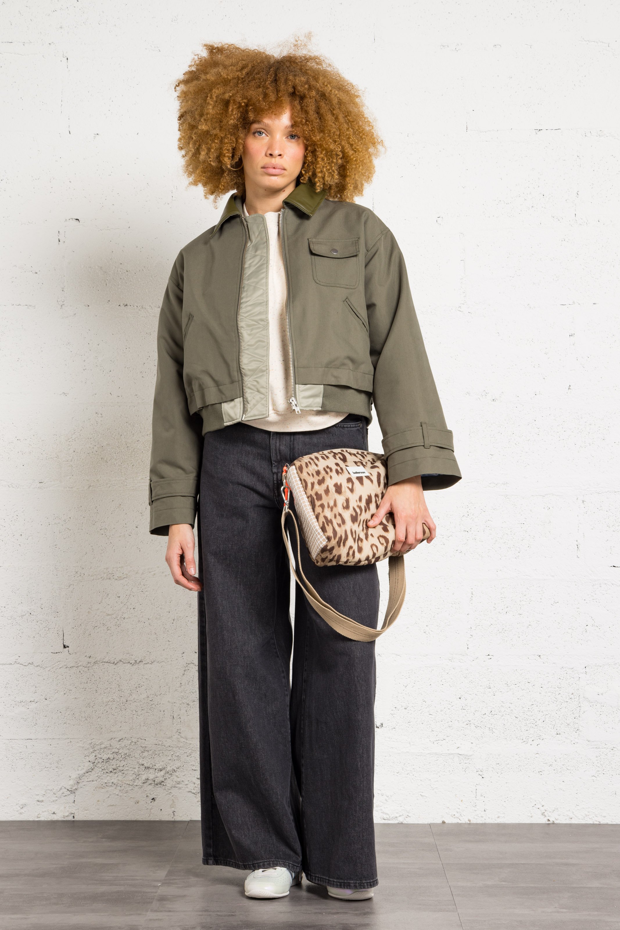 Leopard Umhängetasche mit Reißverschluss BELLEROSE Grau