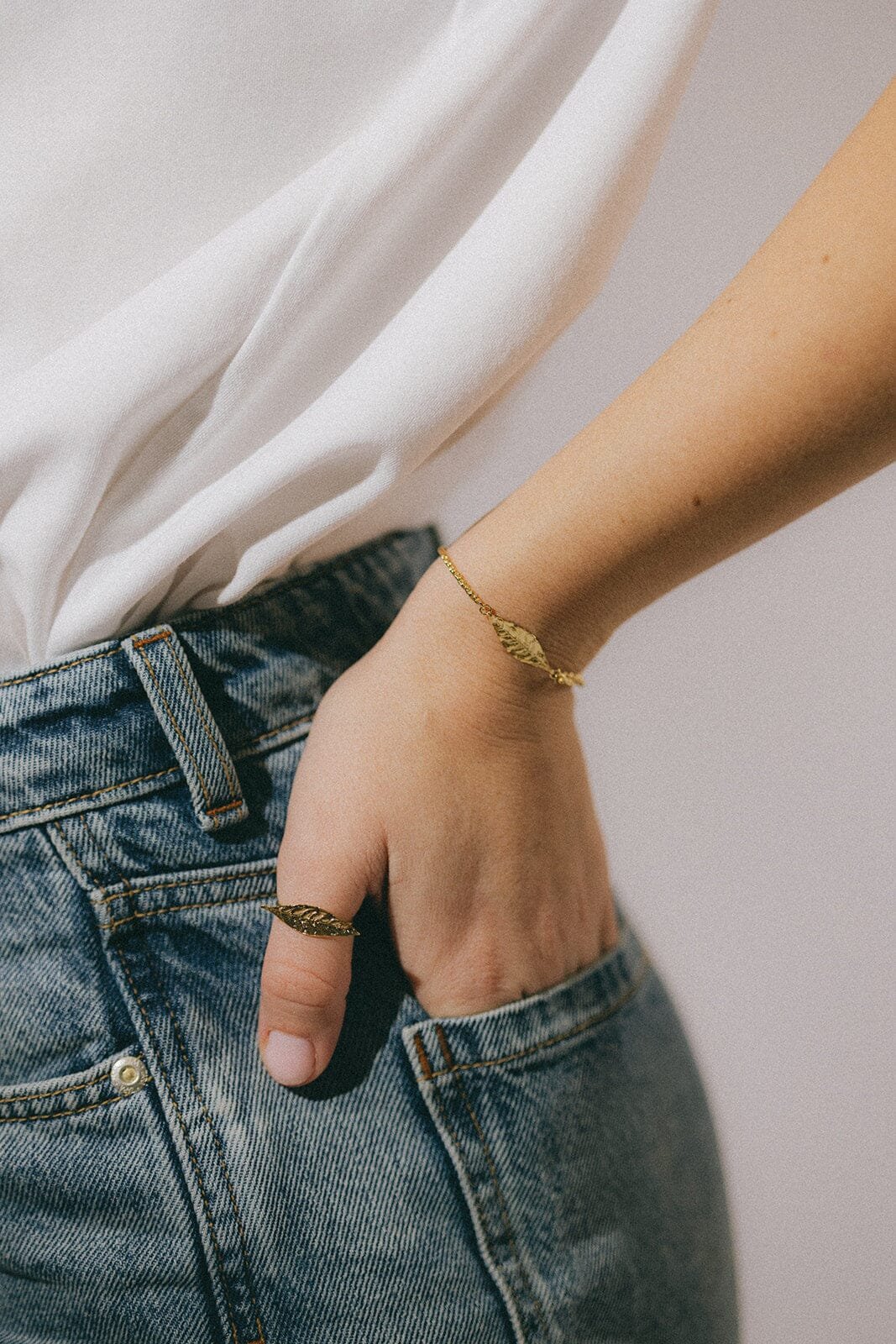Gold-plated leaf bracelet Golden