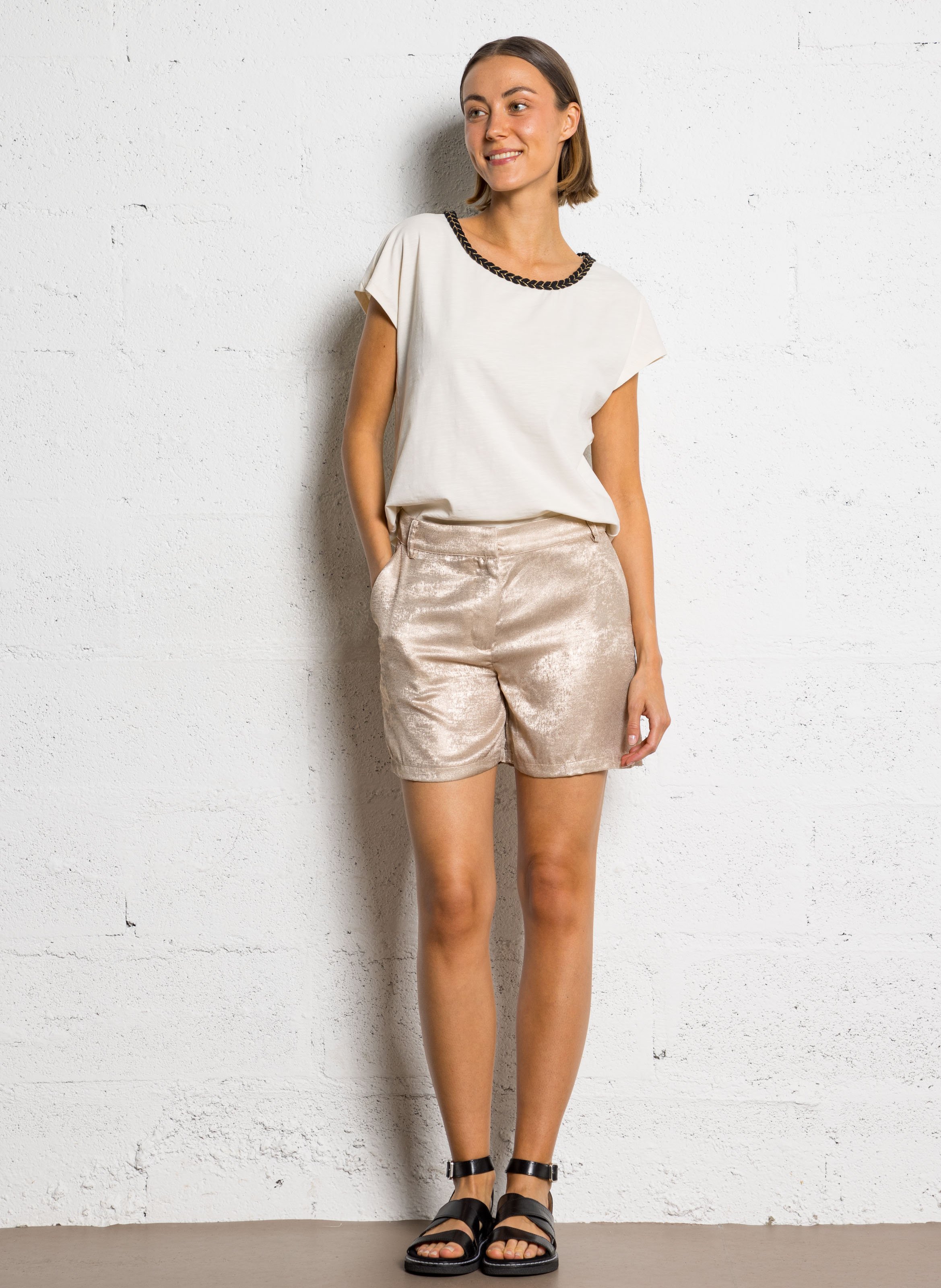 Short droit métallisé VILA Beige