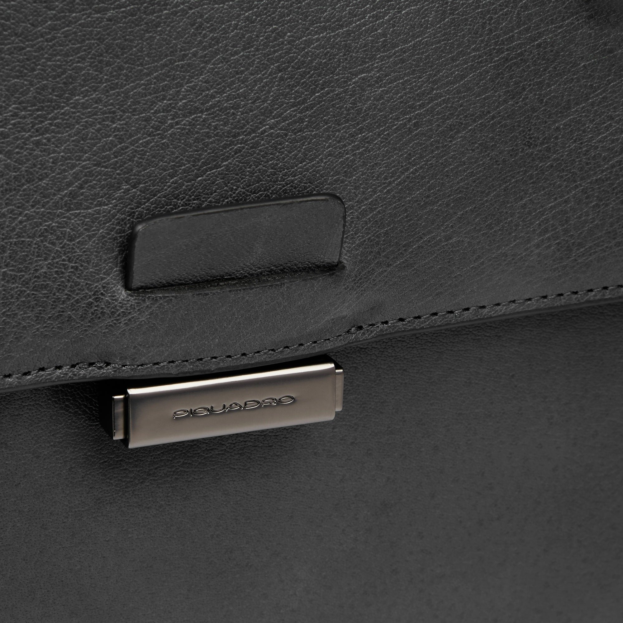 15.6" Laptop Sleeve PIQUADRO Black