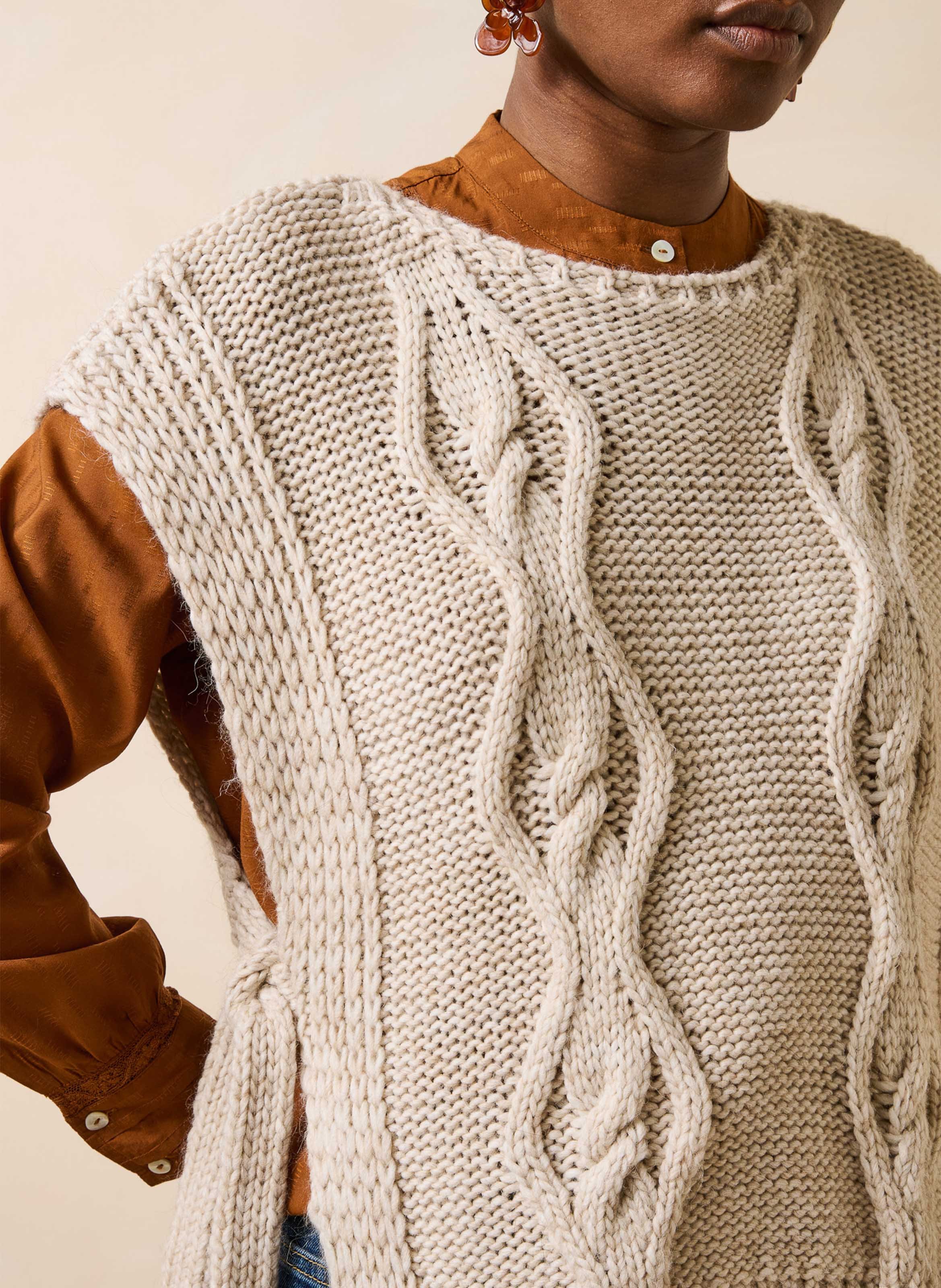 Pull sans manches ample en maille torsade LA FEE MARABOUTEE Beige