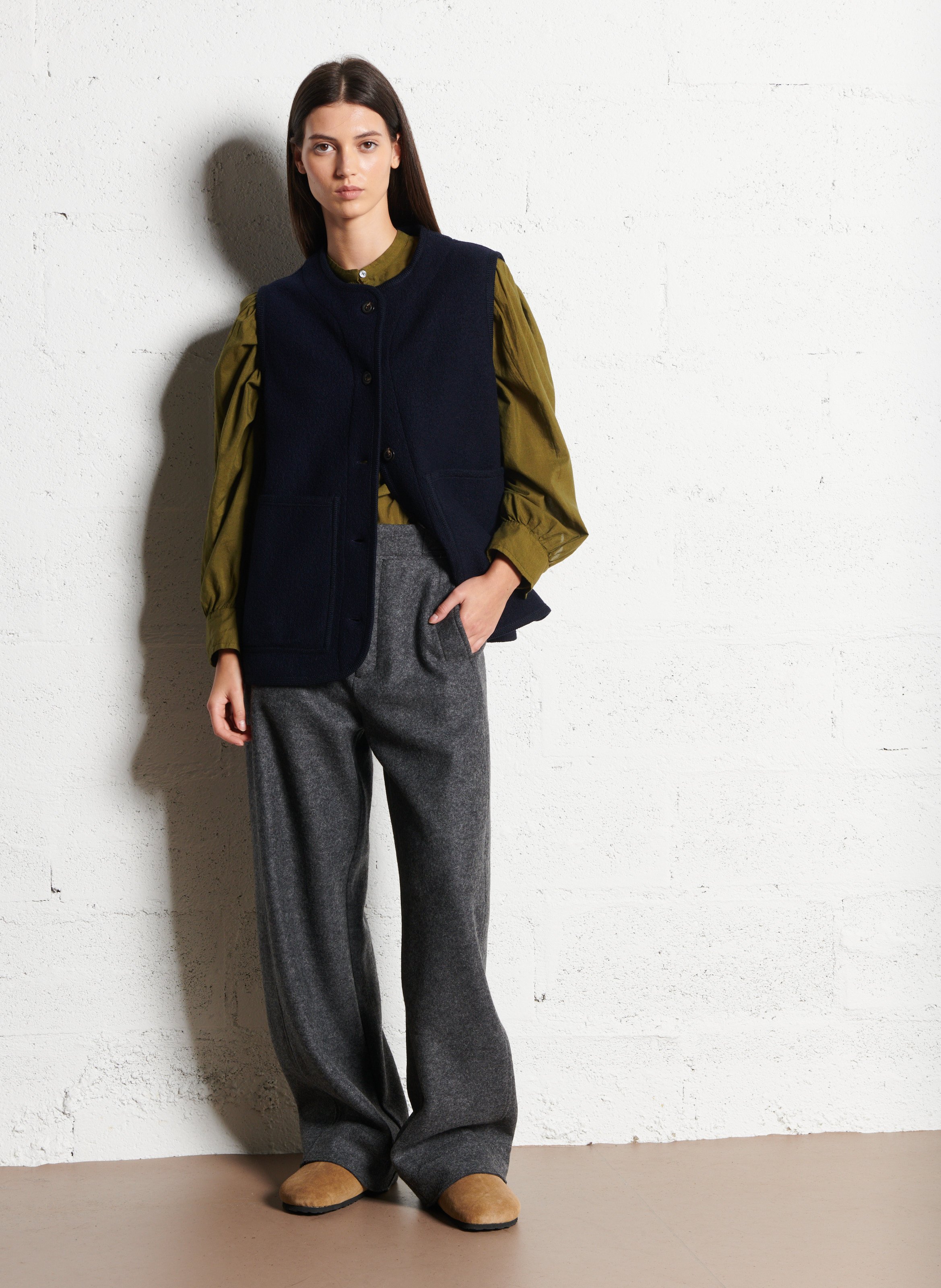 Round neck straight blouse in cotton and silk blend POMANDERE Green