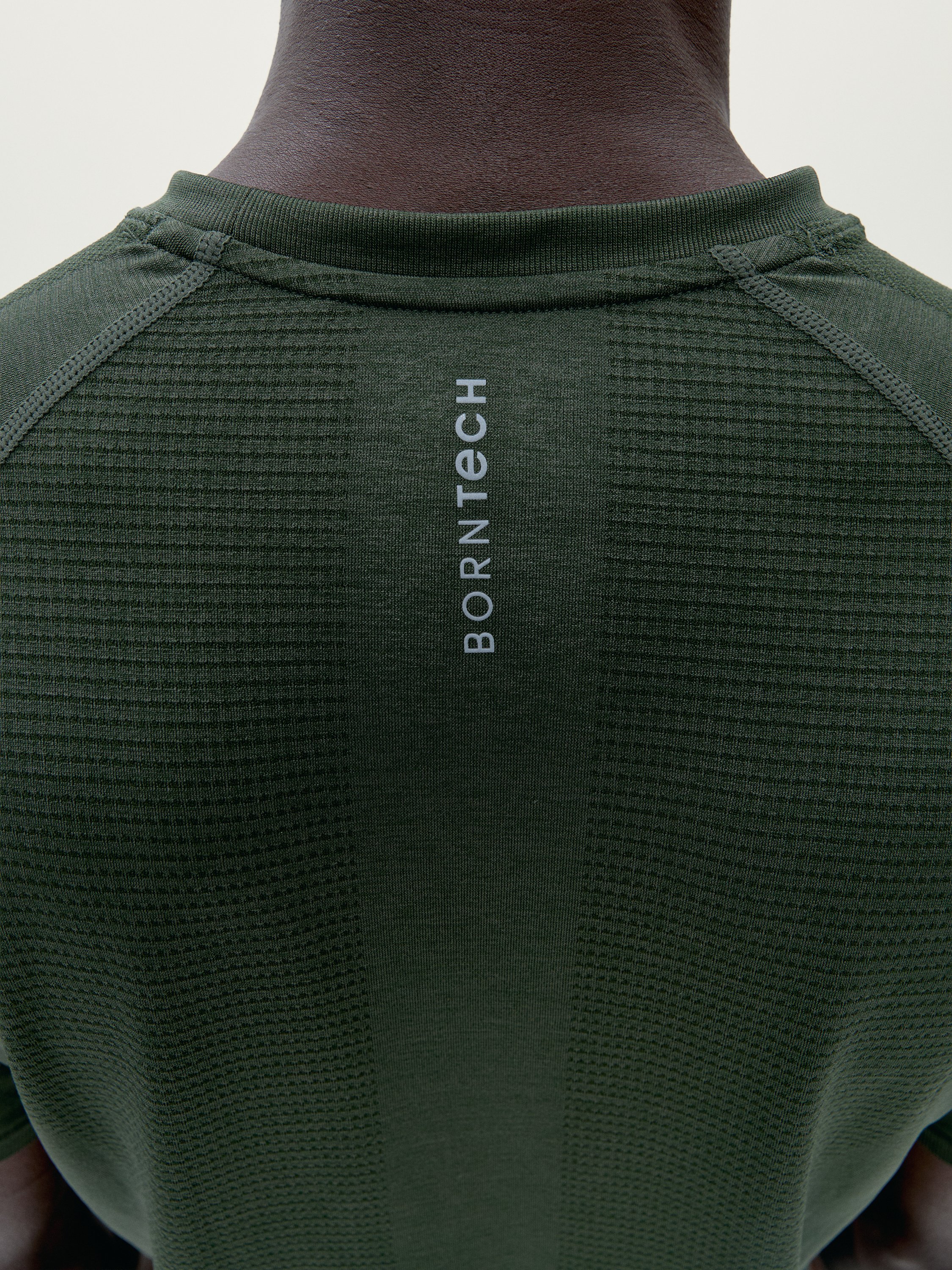 Men's sports T-shirt with short sleeves and reflective details BORN Green