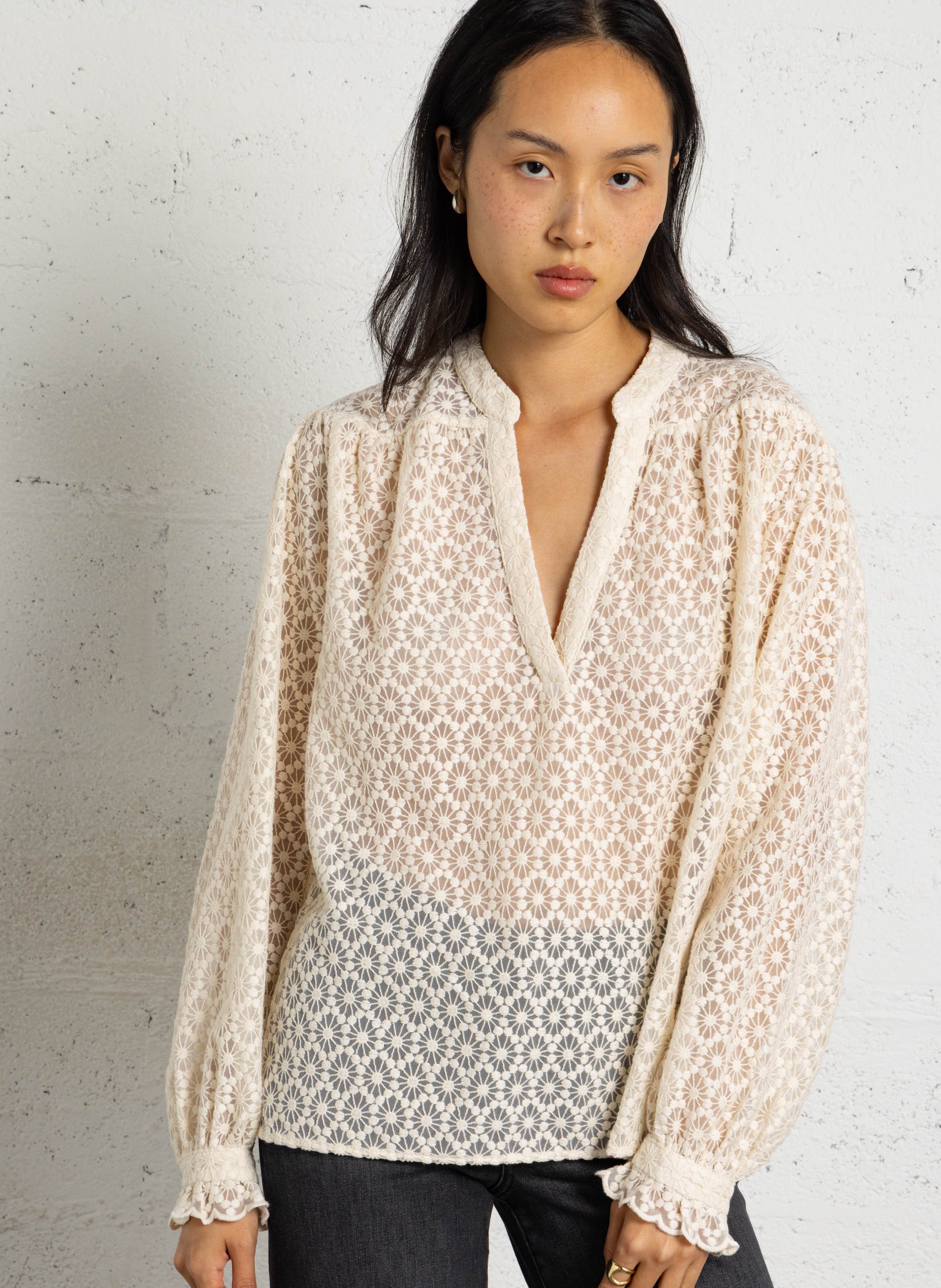 Tunisian collar lace blouse MAISON 123 Beige