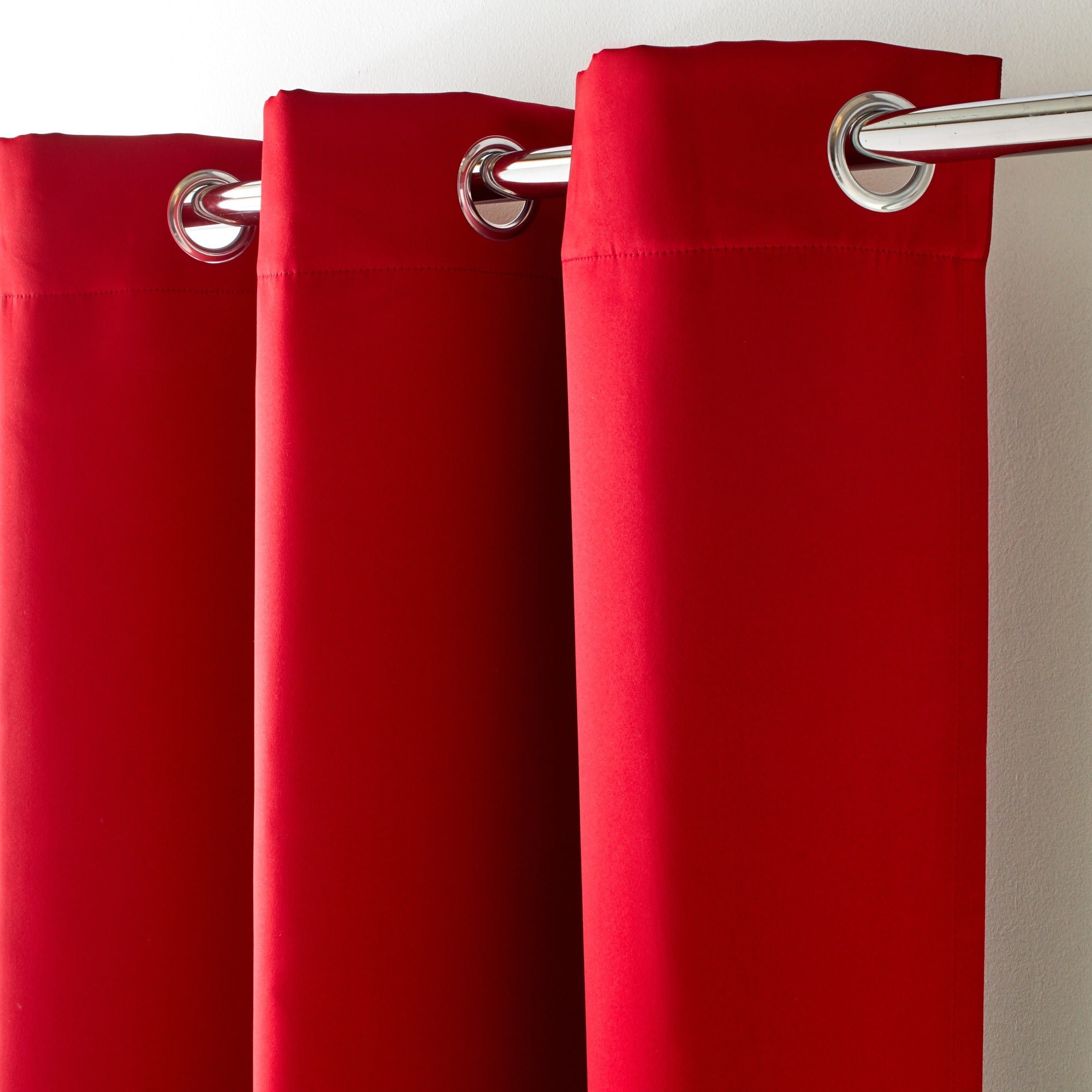Pack of 2 blackout curtains with eyelets MADURA Red