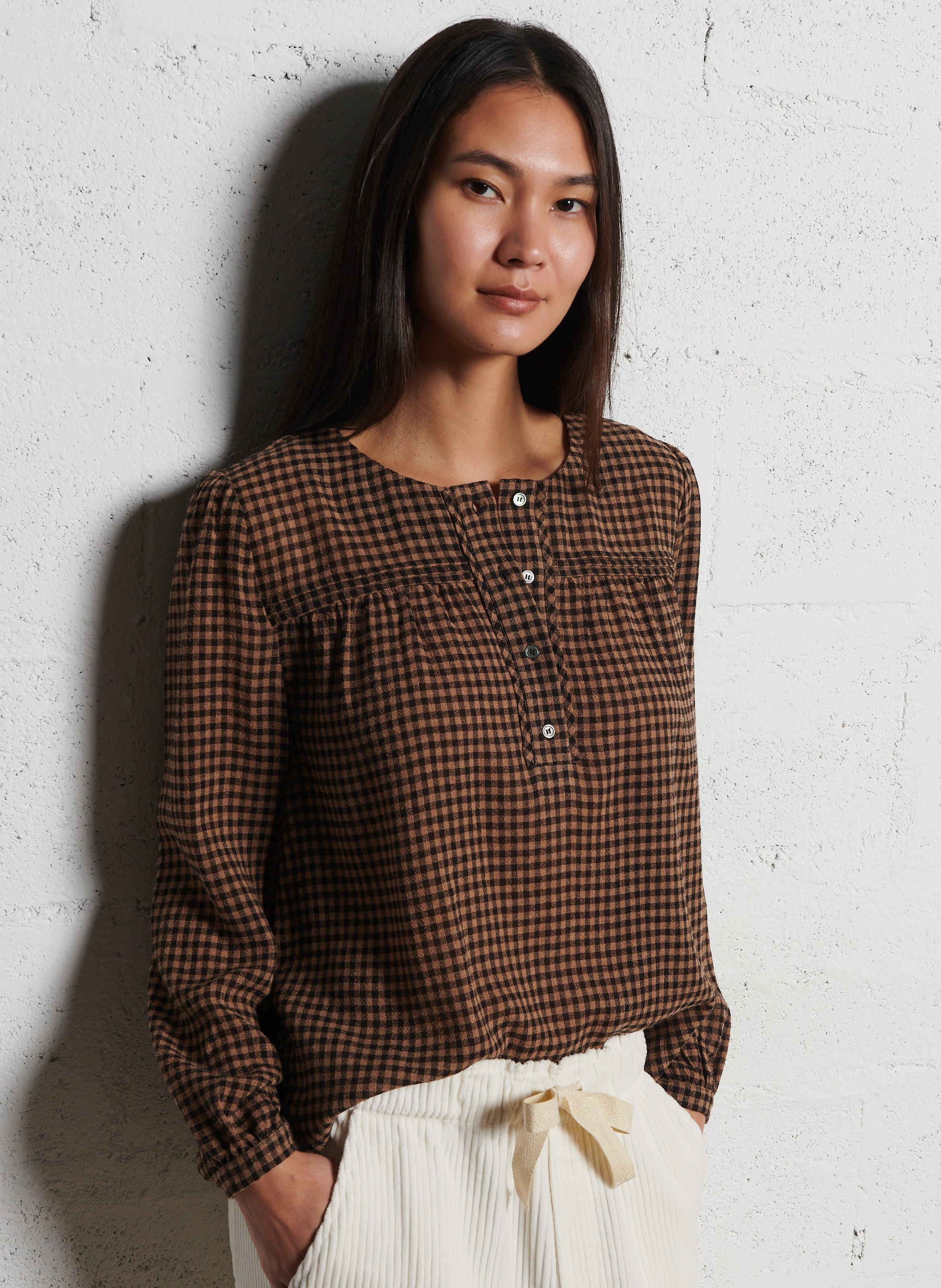 Karierte Bluse mit Rundhalsausschnitt EMILE ET IDA Braun