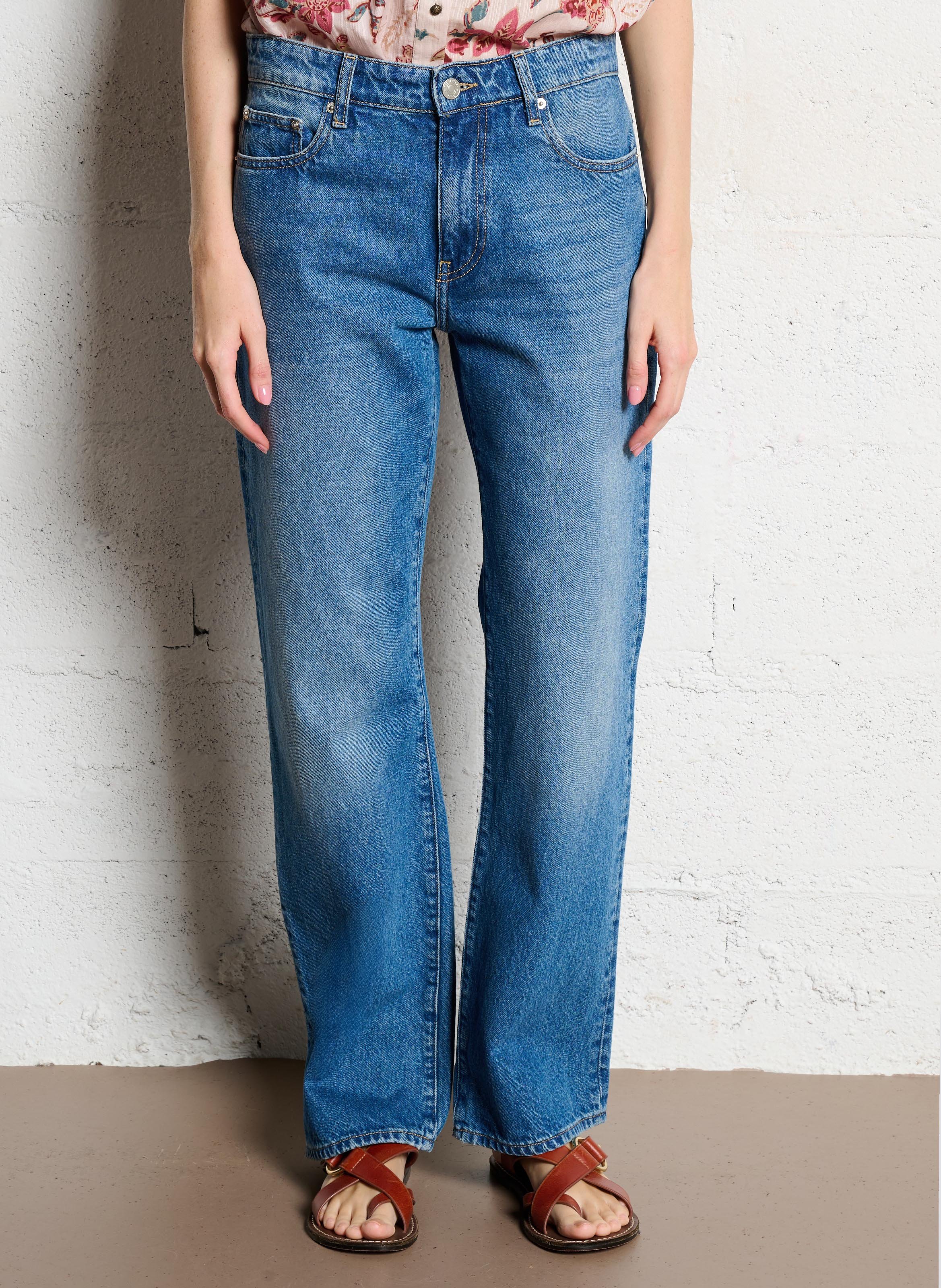 - Straight Cut Jeans
- 5 Taschen
- Gerader Schnitt
- Stone-Washed-Optik ACQUAVERDE Blau