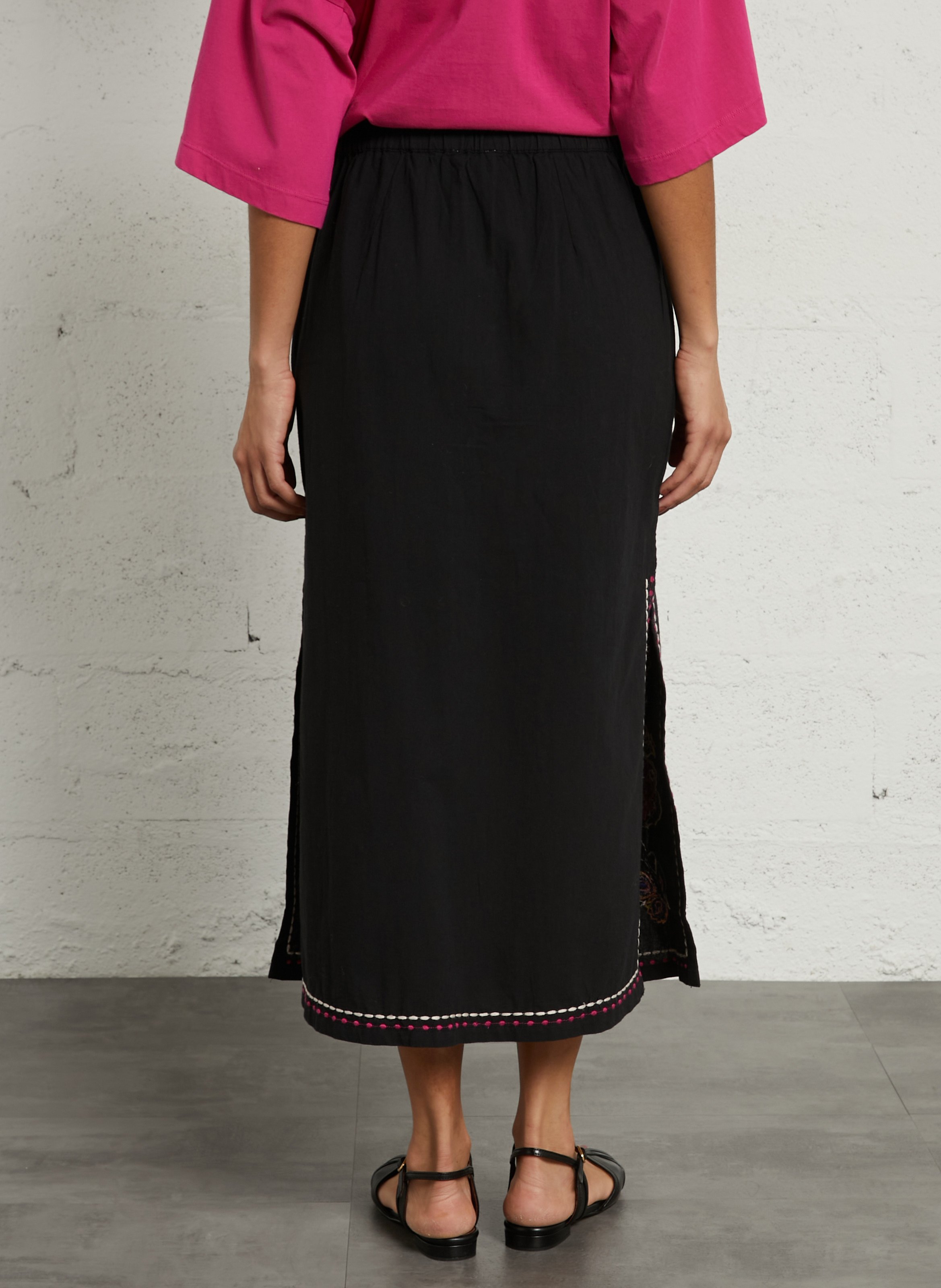 Halflange rok van biokatoen met borduursel LOUISE MISHA Zwart
